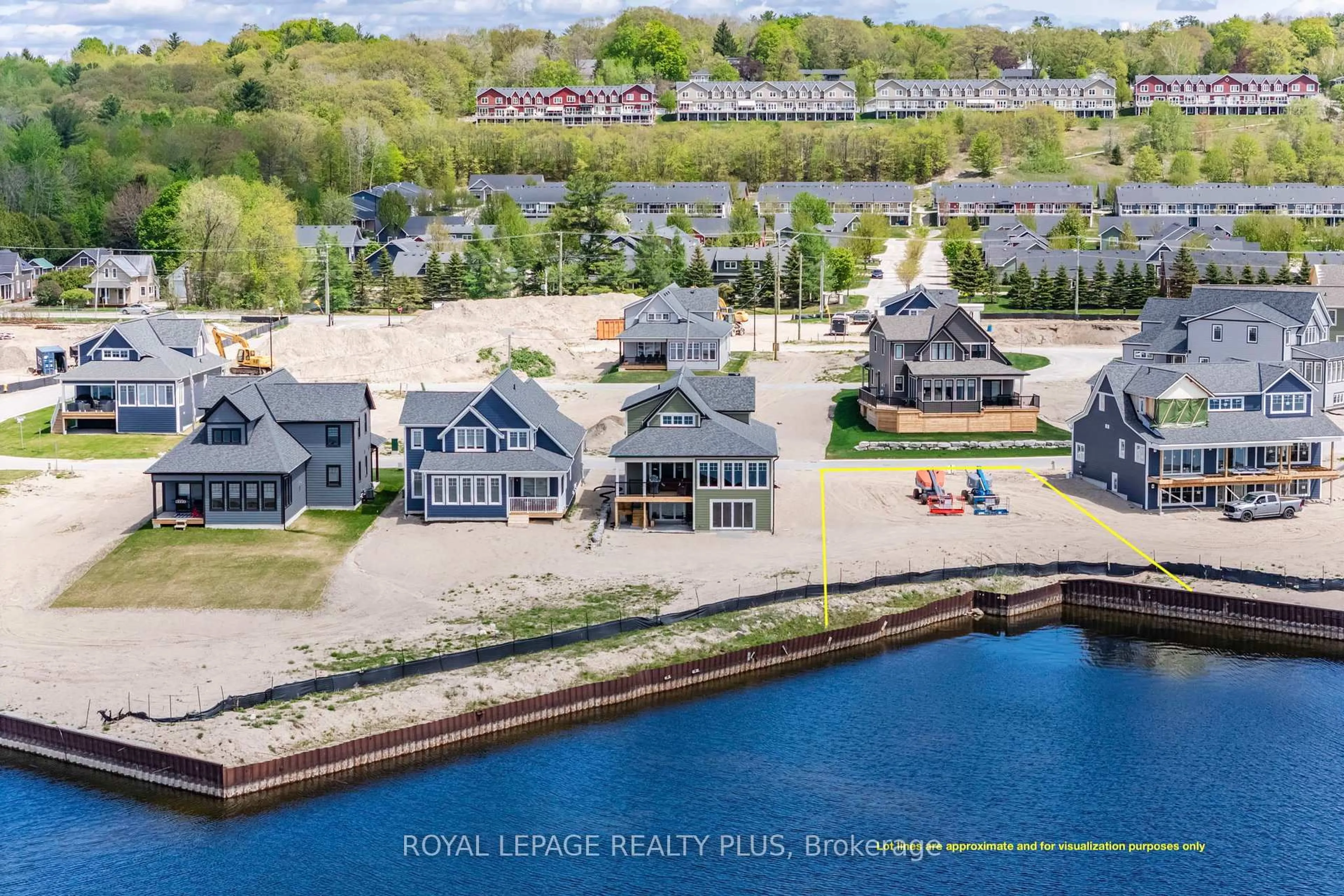 A pic from outside/outdoor area/front of a property/back of a property/a pic from drone, water/lake/river/ocean view for 28 Navigator Rd, Penetanguishene Ontario L9M 0W6