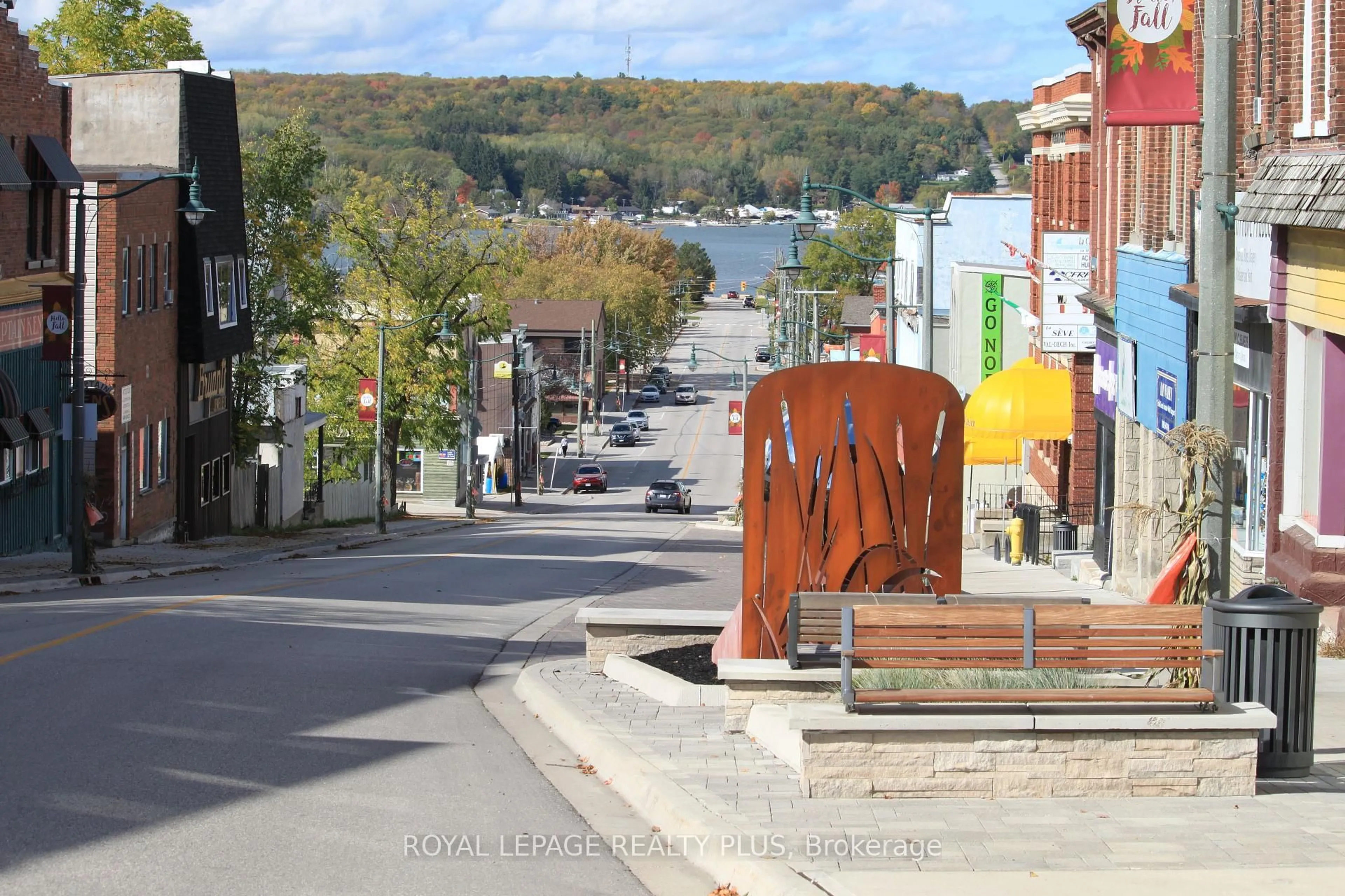 Patio, street for 34 Magazine St, Penetanguishene Ontario L9M 0W7