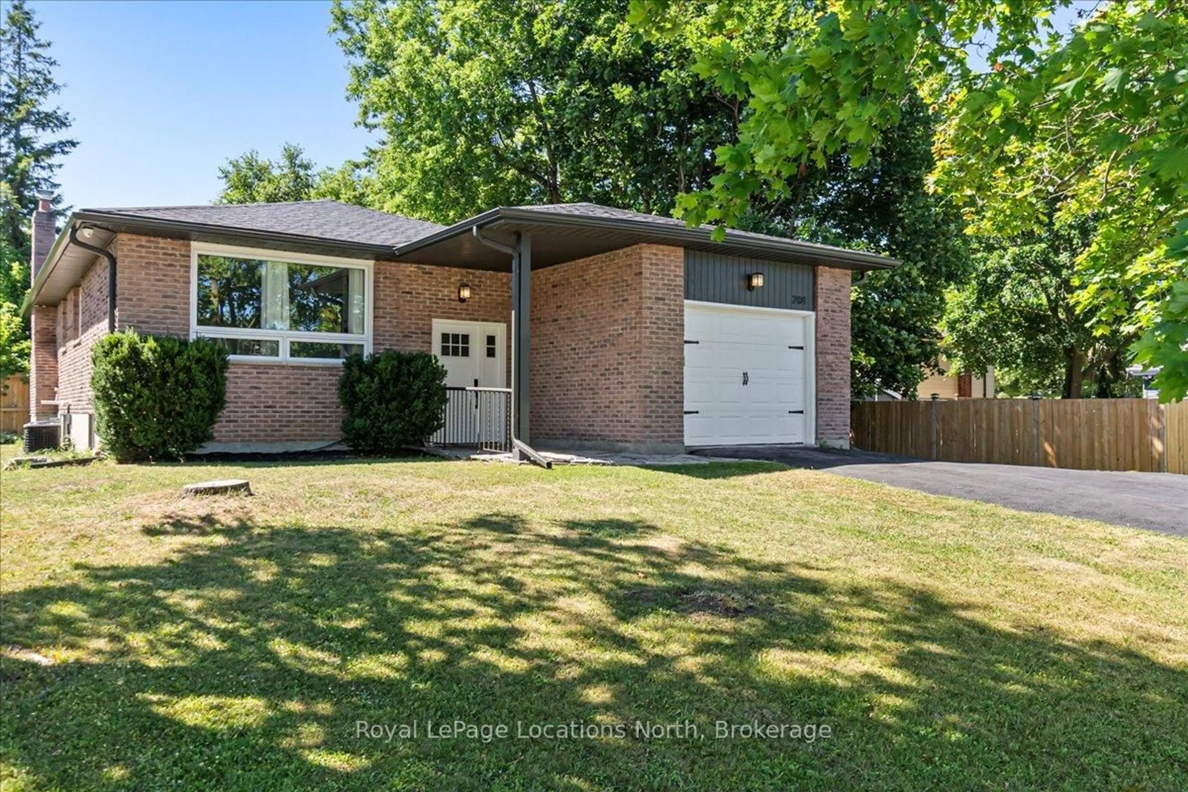 Home with brick exterior material, street for 201 Beech St, Clearview Ontario L0M 1S0
