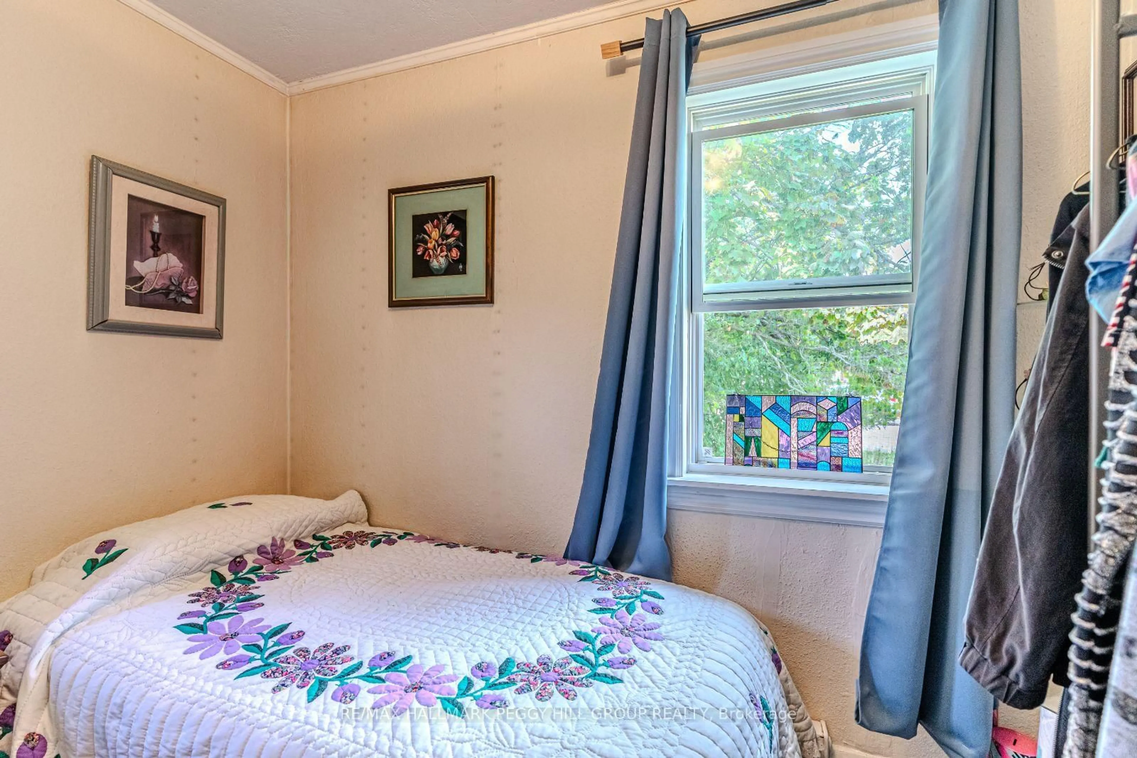 Bedroom with bed, unknown for 385 Mary St, Orillia Ontario L3V 3G4