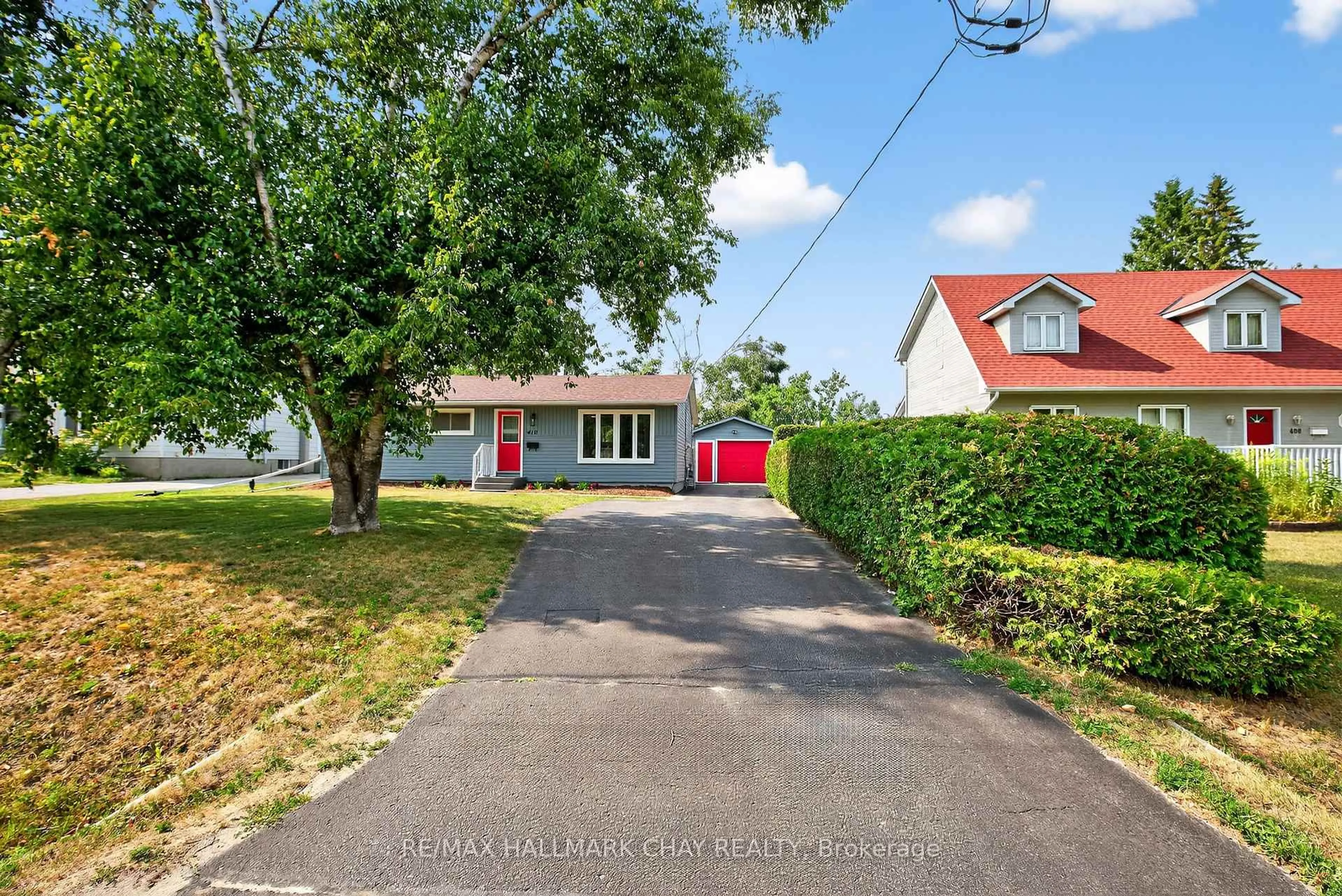 A pic from outside/outdoor area/front of a property/back of a property/a pic from drone, street for 410 Arthur St, Orillia Ontario L3V 3M8