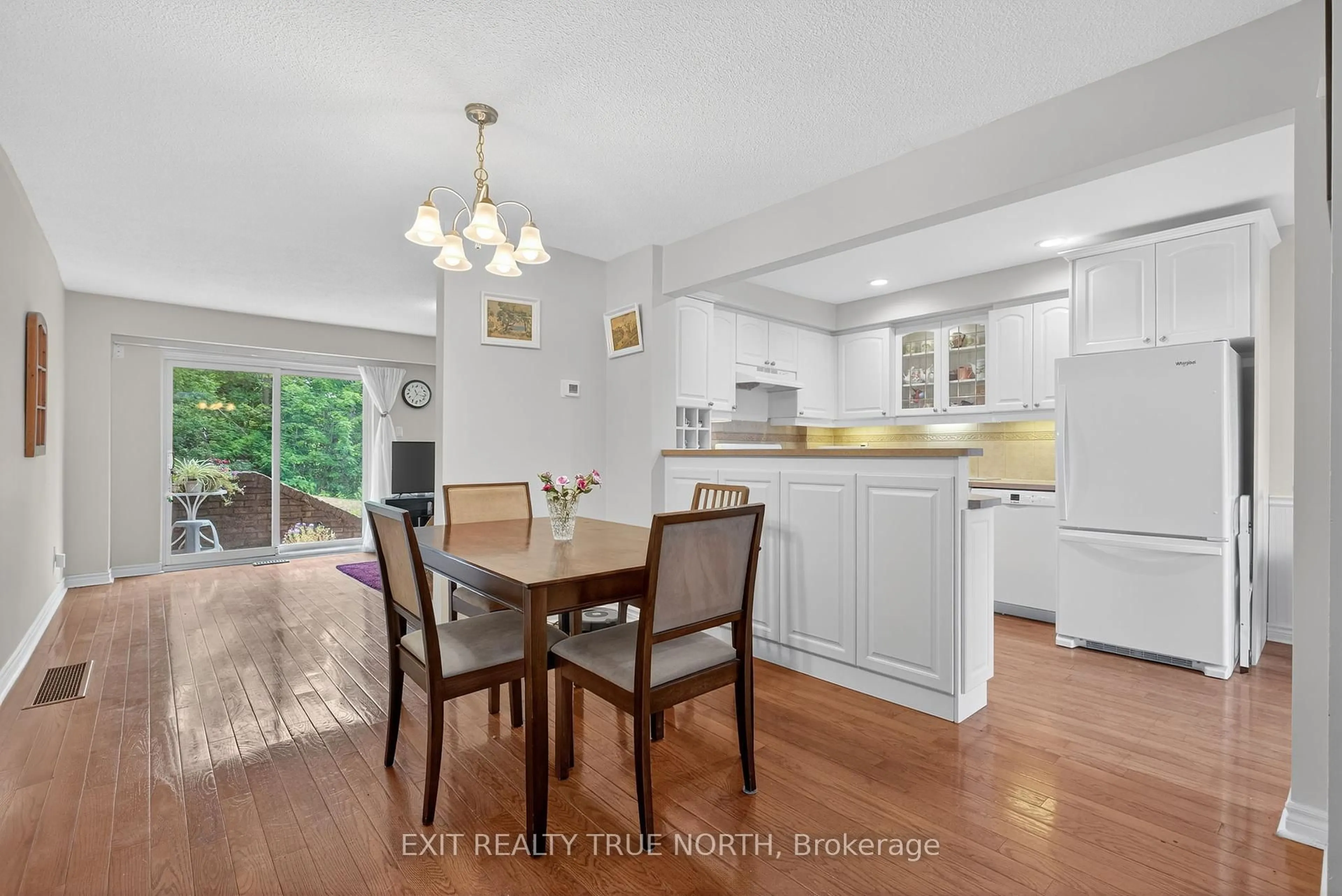 Open concept kitchen, unknown for 17 St Vincent St #9, Barrie Ontario L4M 3Y3