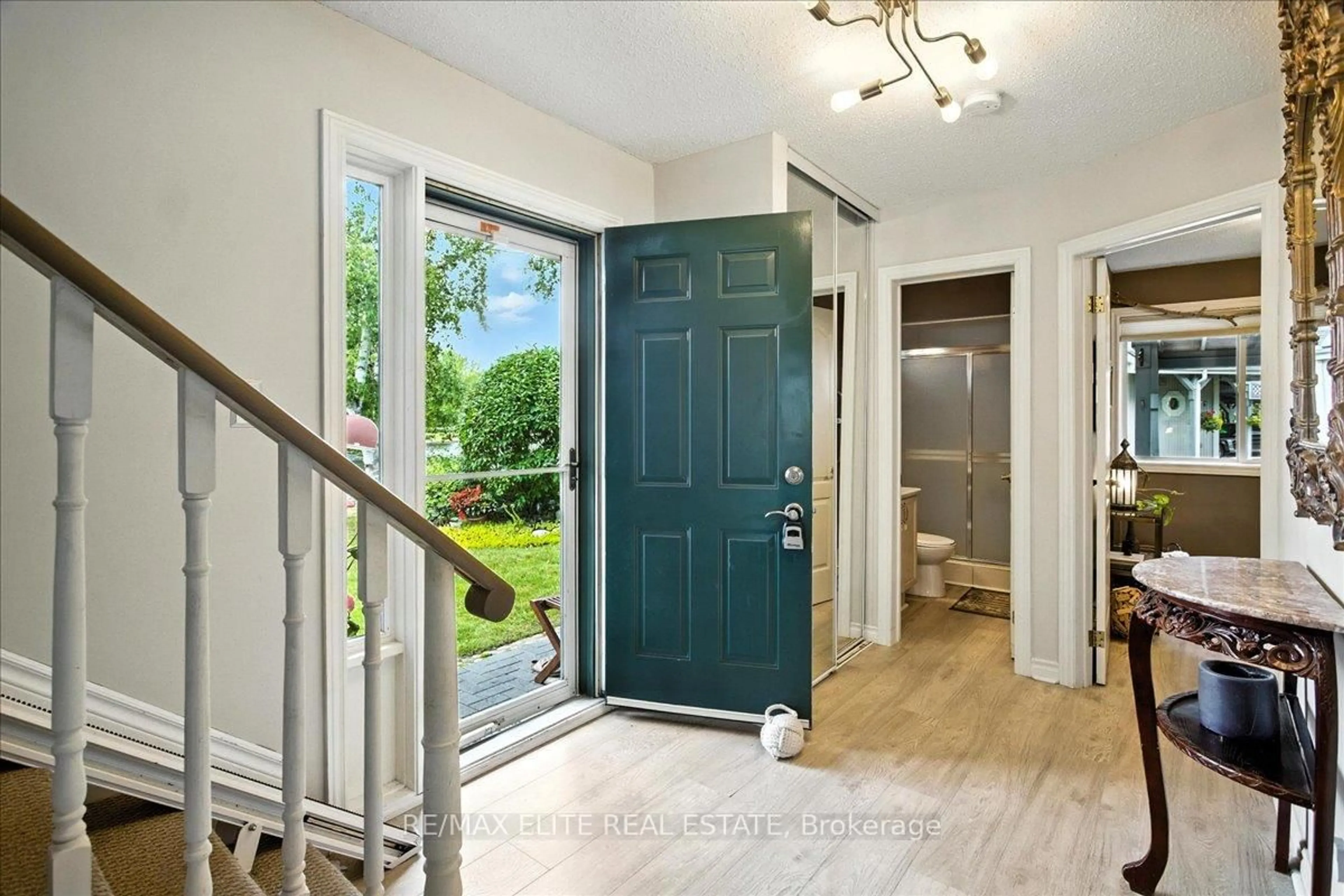 Indoor entryway for 24 Laguna Pkwy #12, Ramara Ontario L0K 1B0