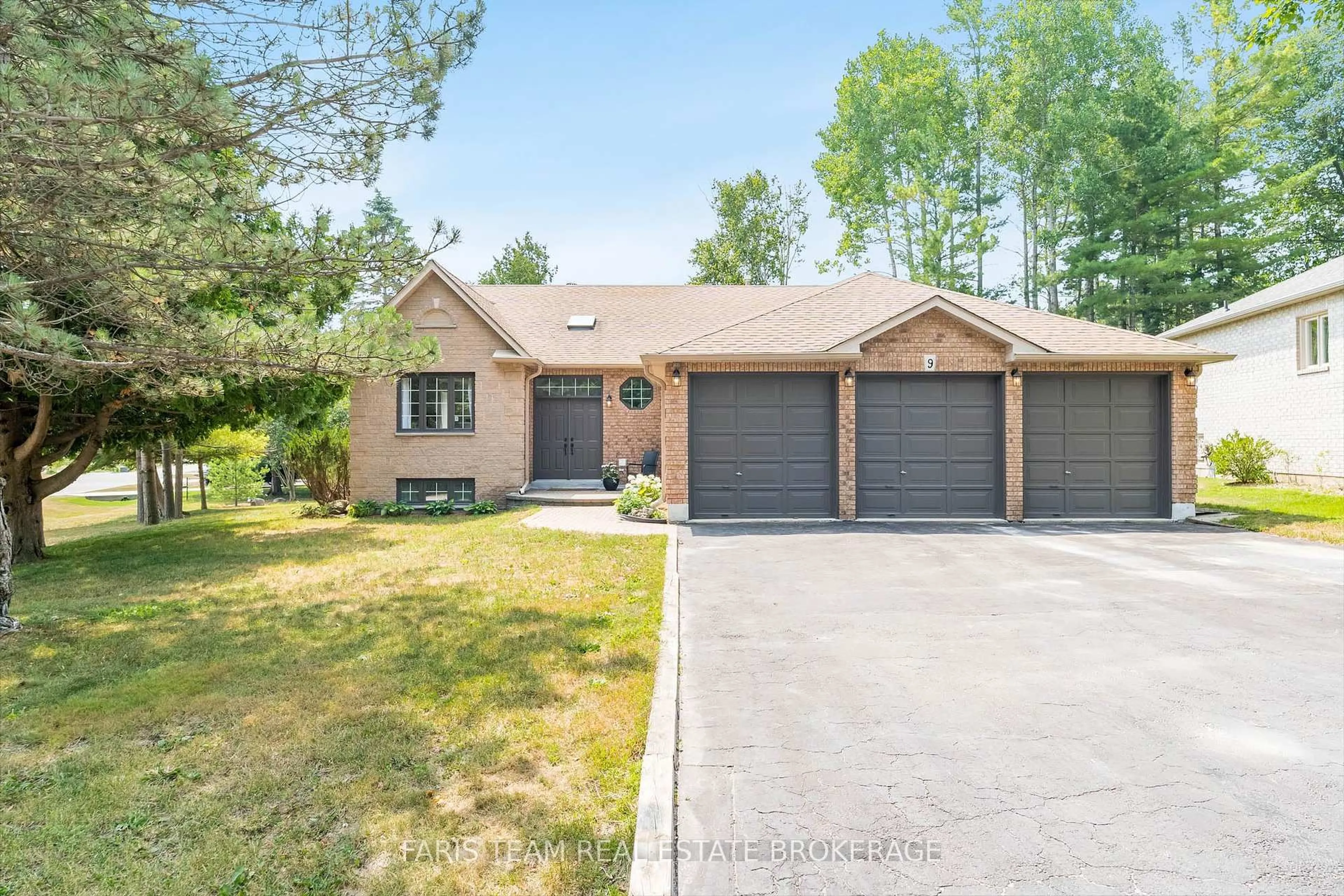 Home with brick exterior material, street for 9 Fairway Cres, Wasaga Beach Ontario L9Z 1C1