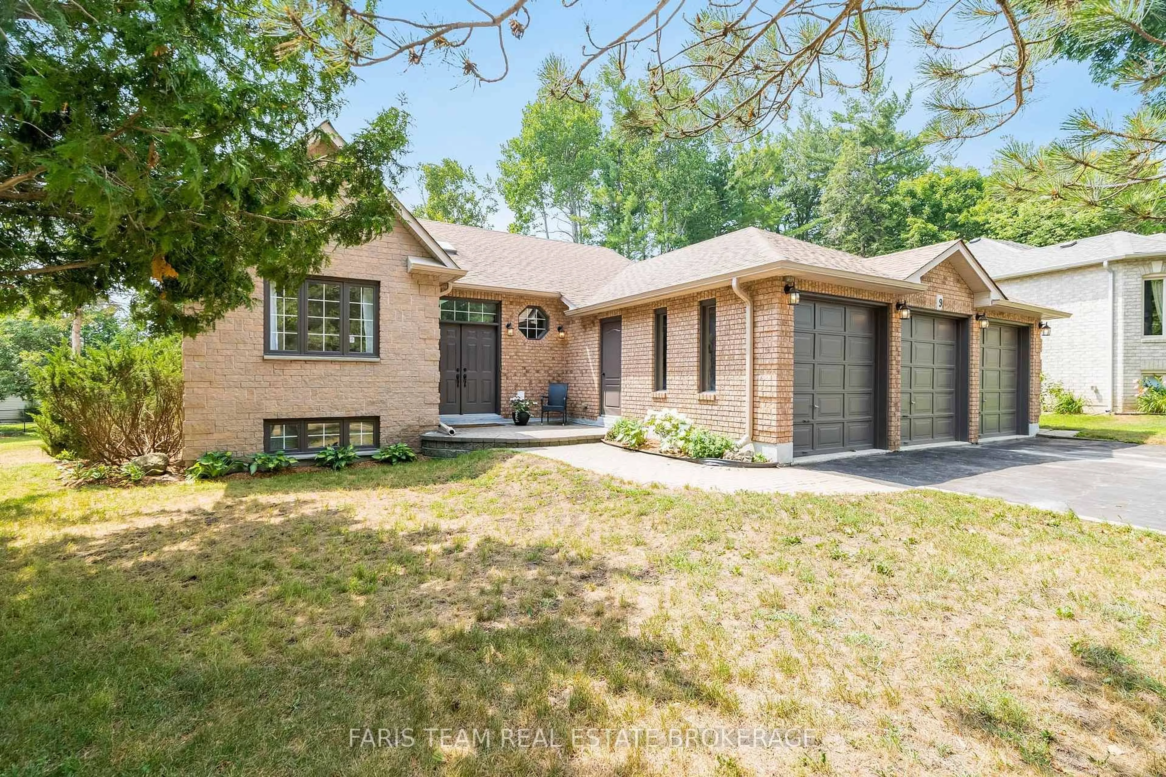Home with brick exterior material, street for 9 Fairway Cres, Wasaga Beach Ontario L9Z 1C1