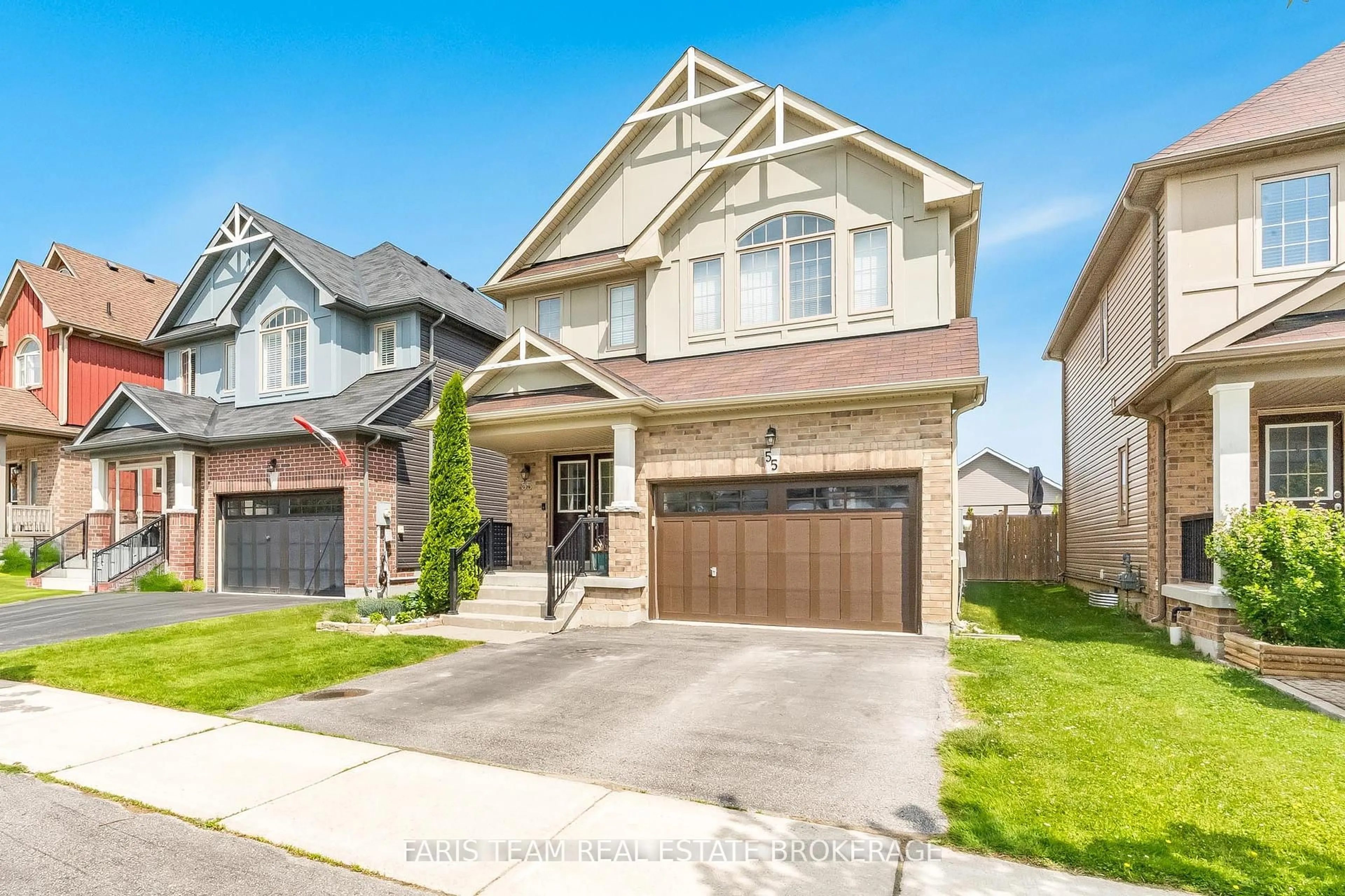 Home with brick exterior material, street for 55 Robertson St, Collingwood Ontario L9Y 0X1