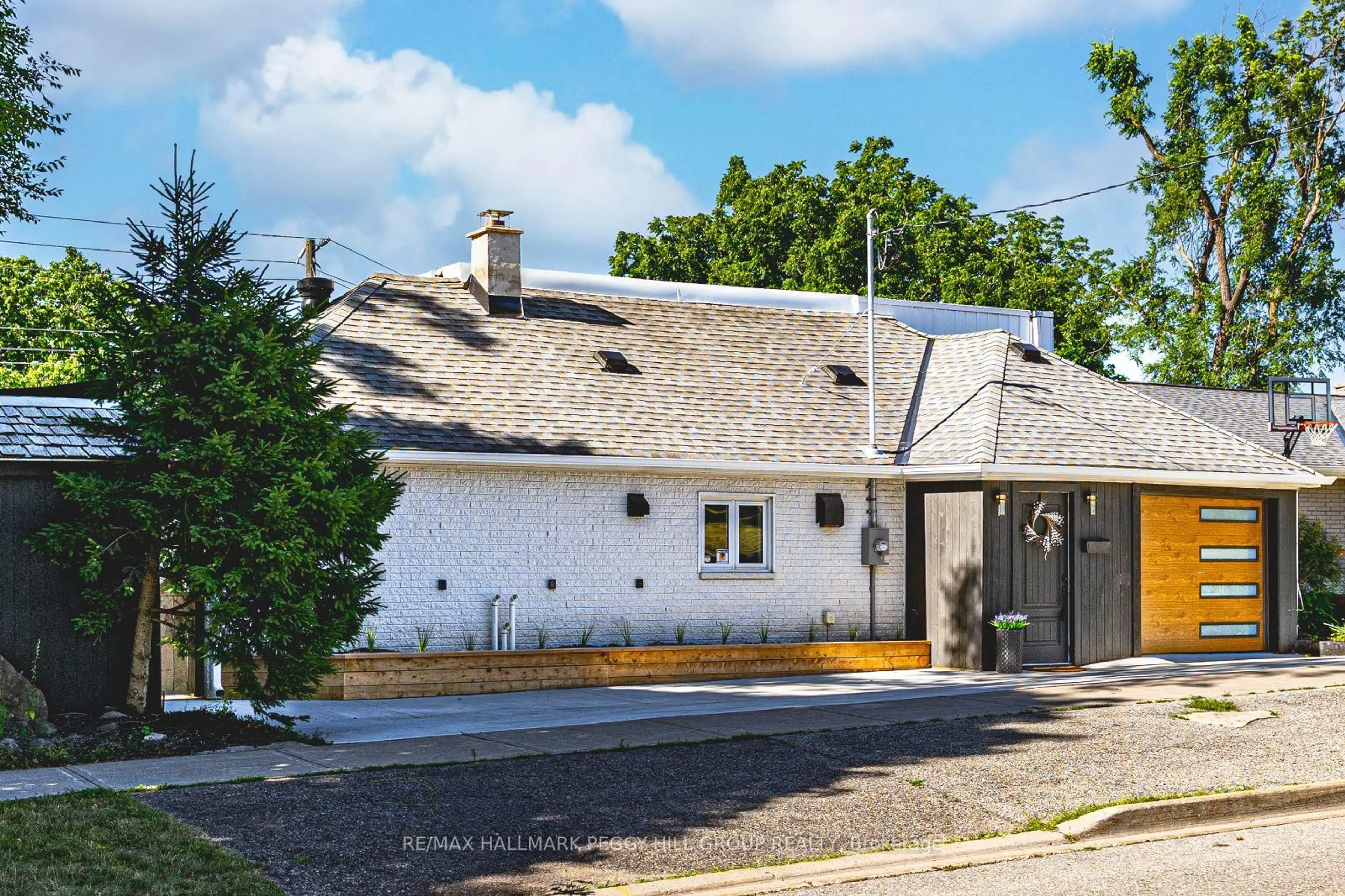 Unknown for 425 Codrington St, Barrie Ontario L4M 1S9