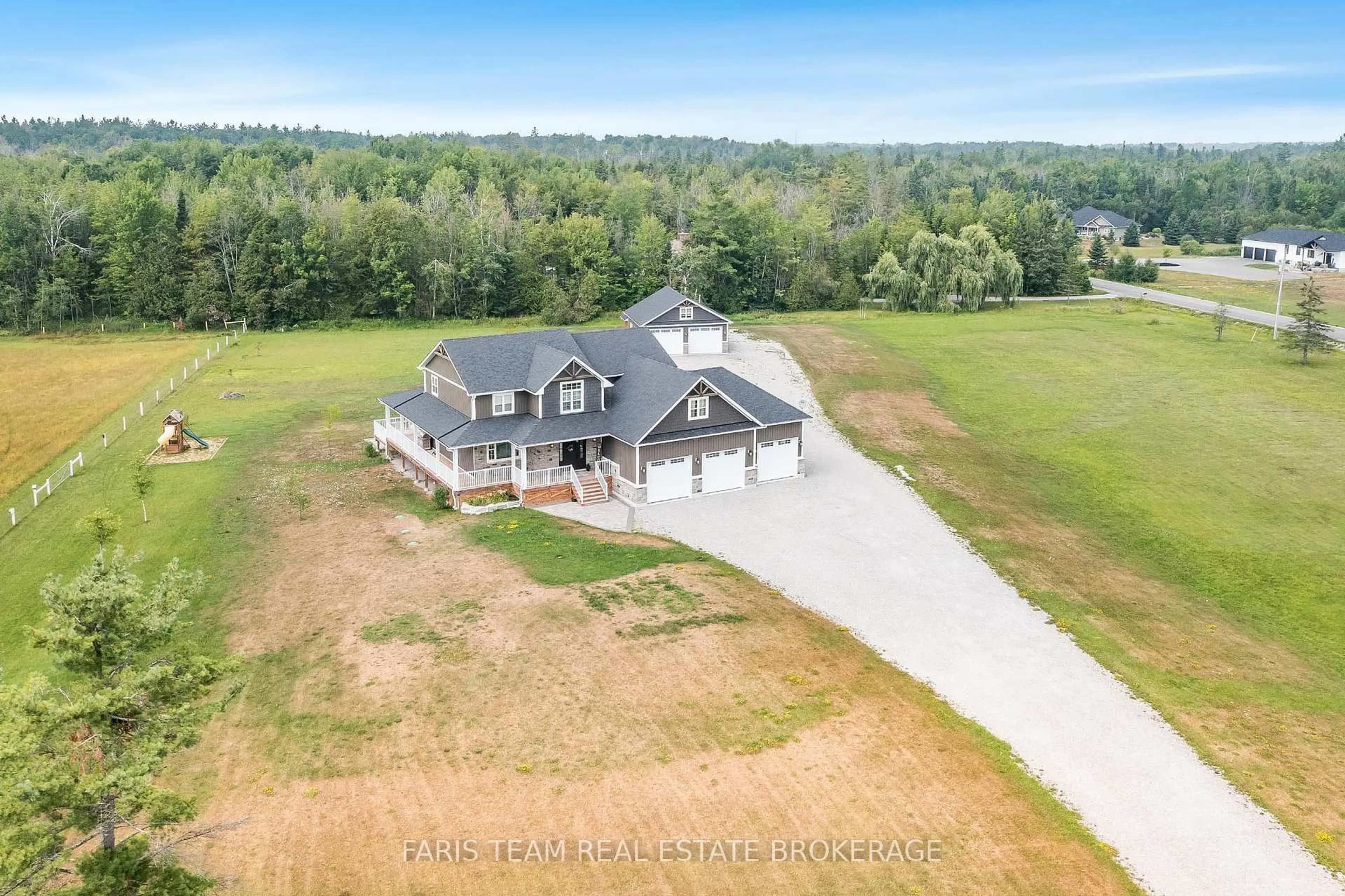 A pic from outside/outdoor area/front of a property/back of a property/a pic from drone, unknown for 2448 Stockdale Rd, Severn Ontario L3V 6P9