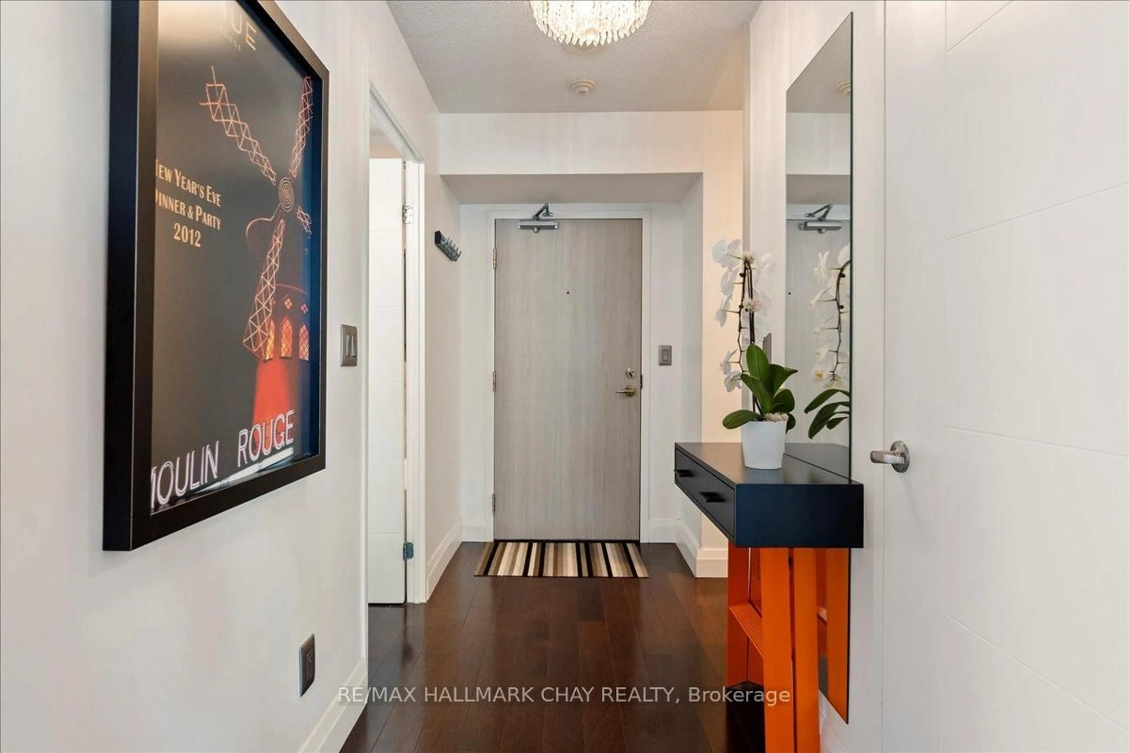 Indoor entryway for 150 Dunlop St #304, Barrie Ontario L4M 6H1