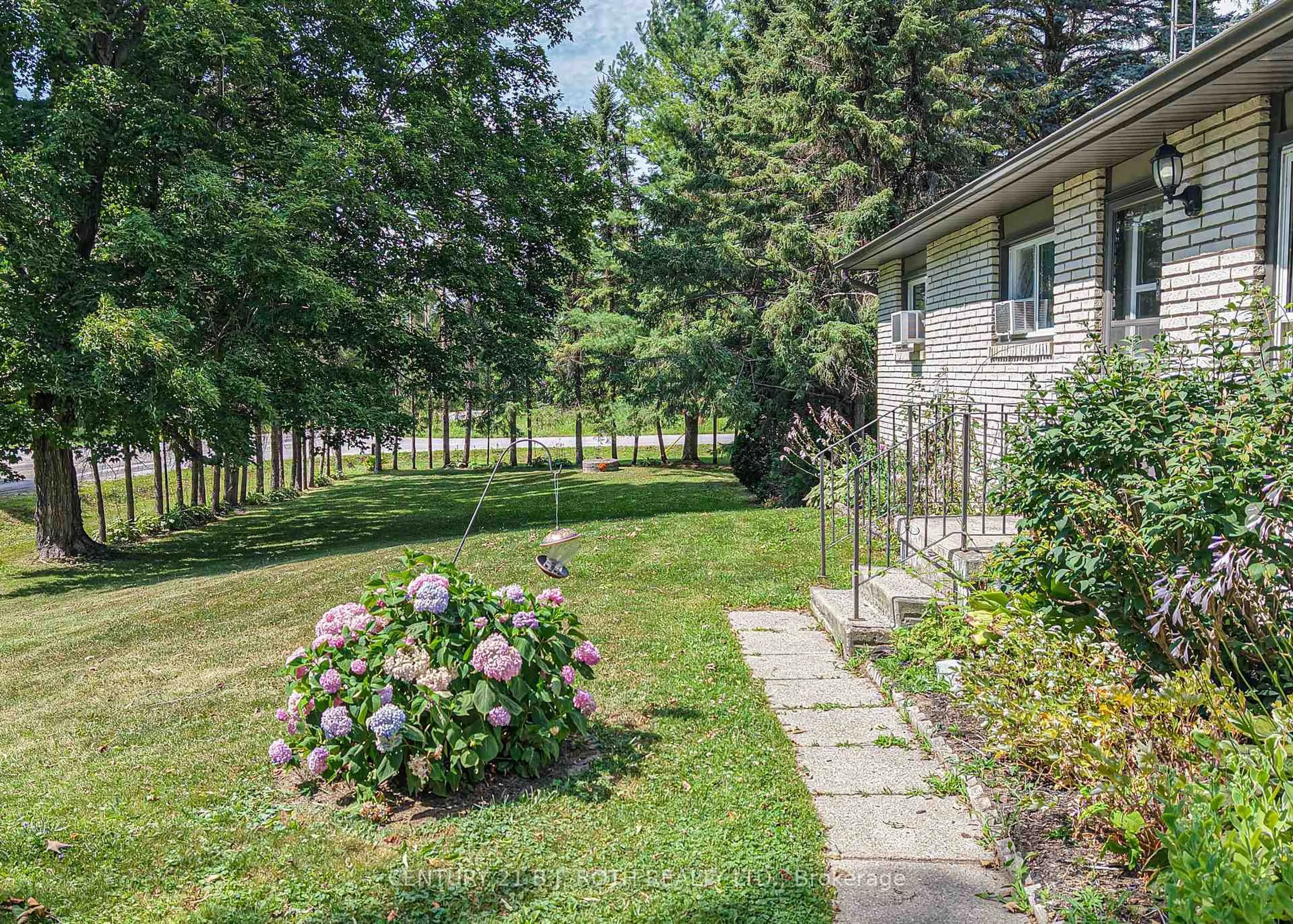 Patio, unknown for 2927 South Sparrow Lake Rd, Severn Ontario P0E 1N0