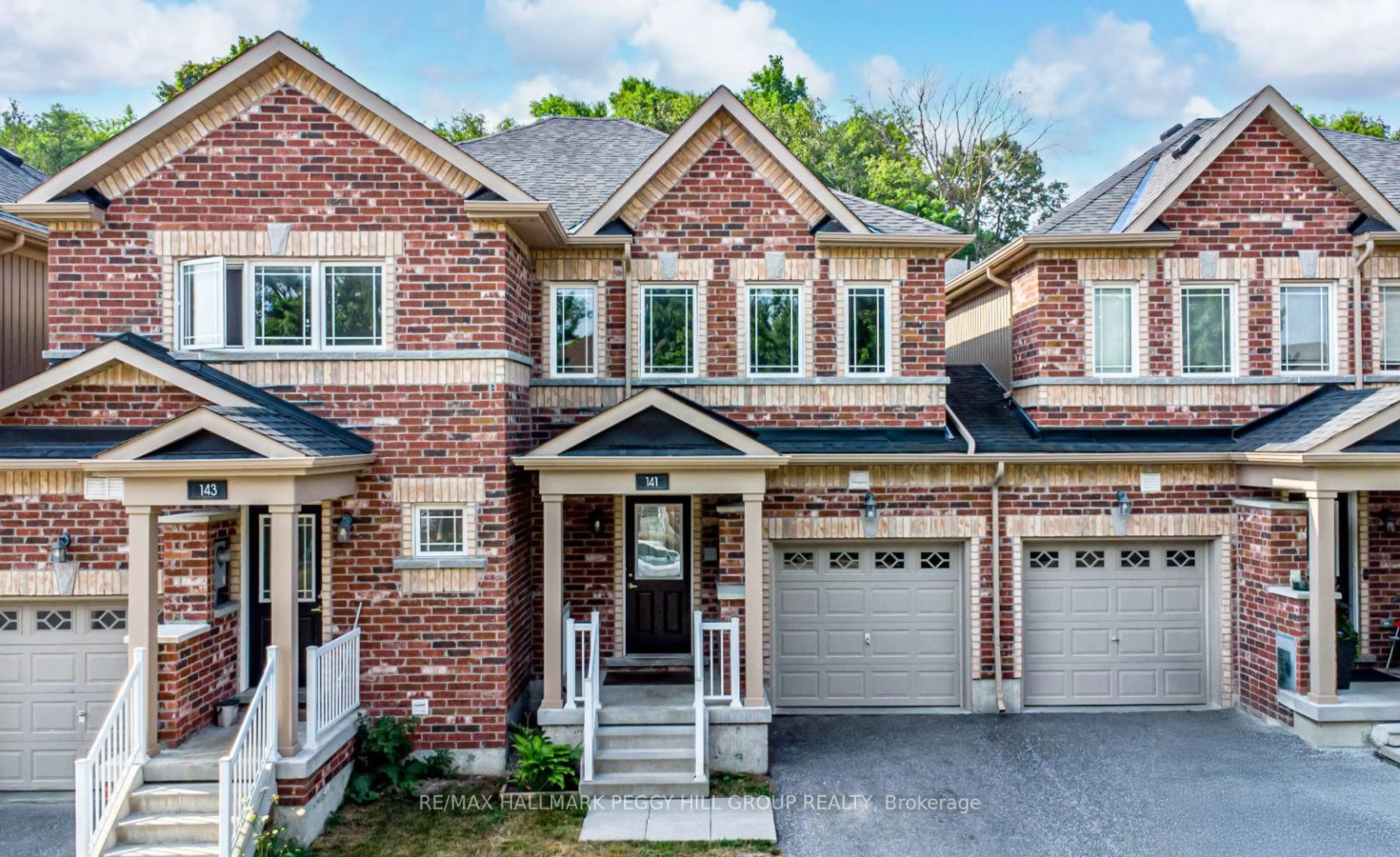 Home with brick exterior material, street for 141 Holgate St, Barrie Ontario L4N 3J1