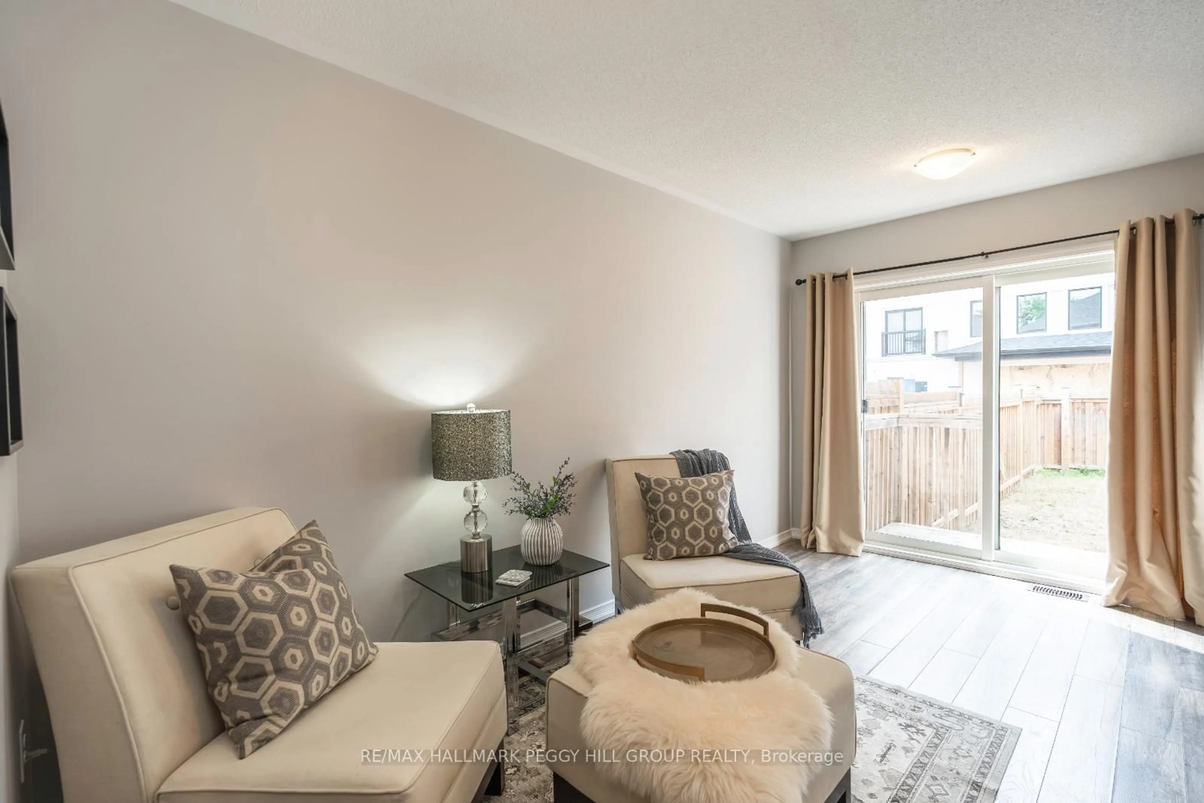 Living room with furniture, unknown for 141 Holgate St, Barrie Ontario L4N 3J1