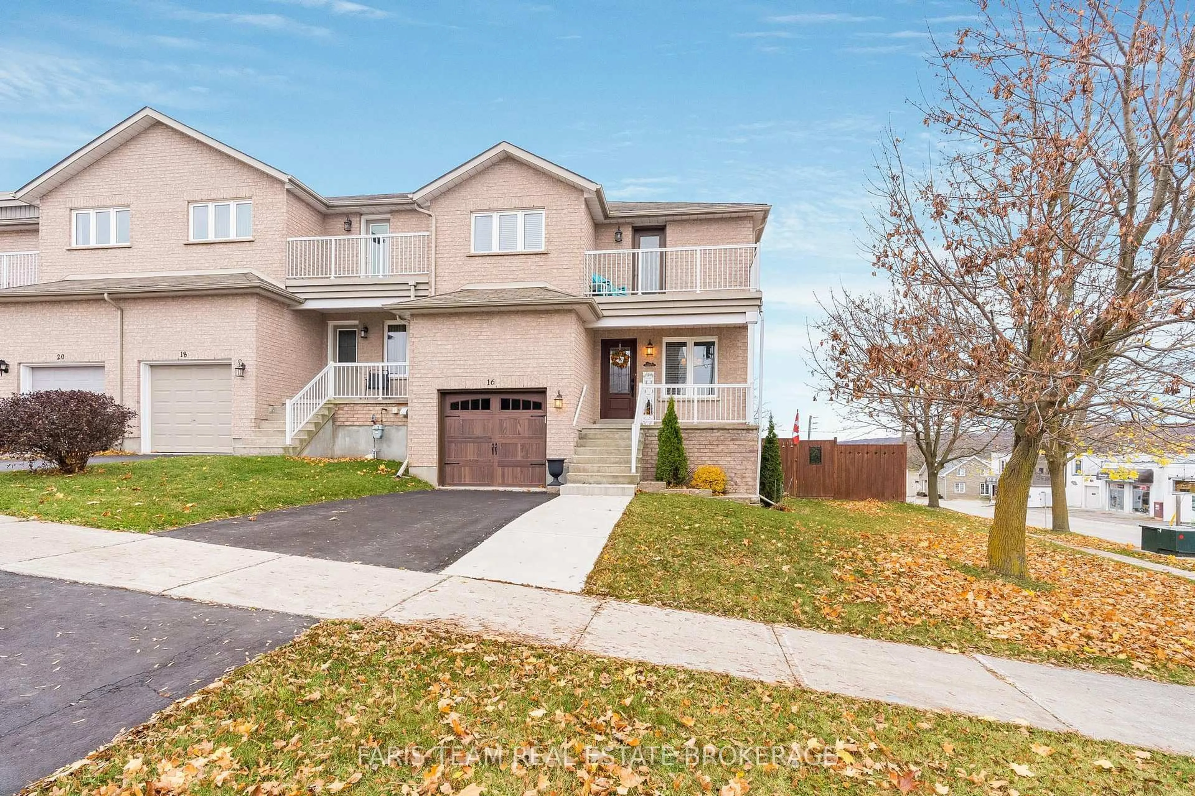 Unknown for 16 Owen St, Penetanguishene Ontario L9M 1M8