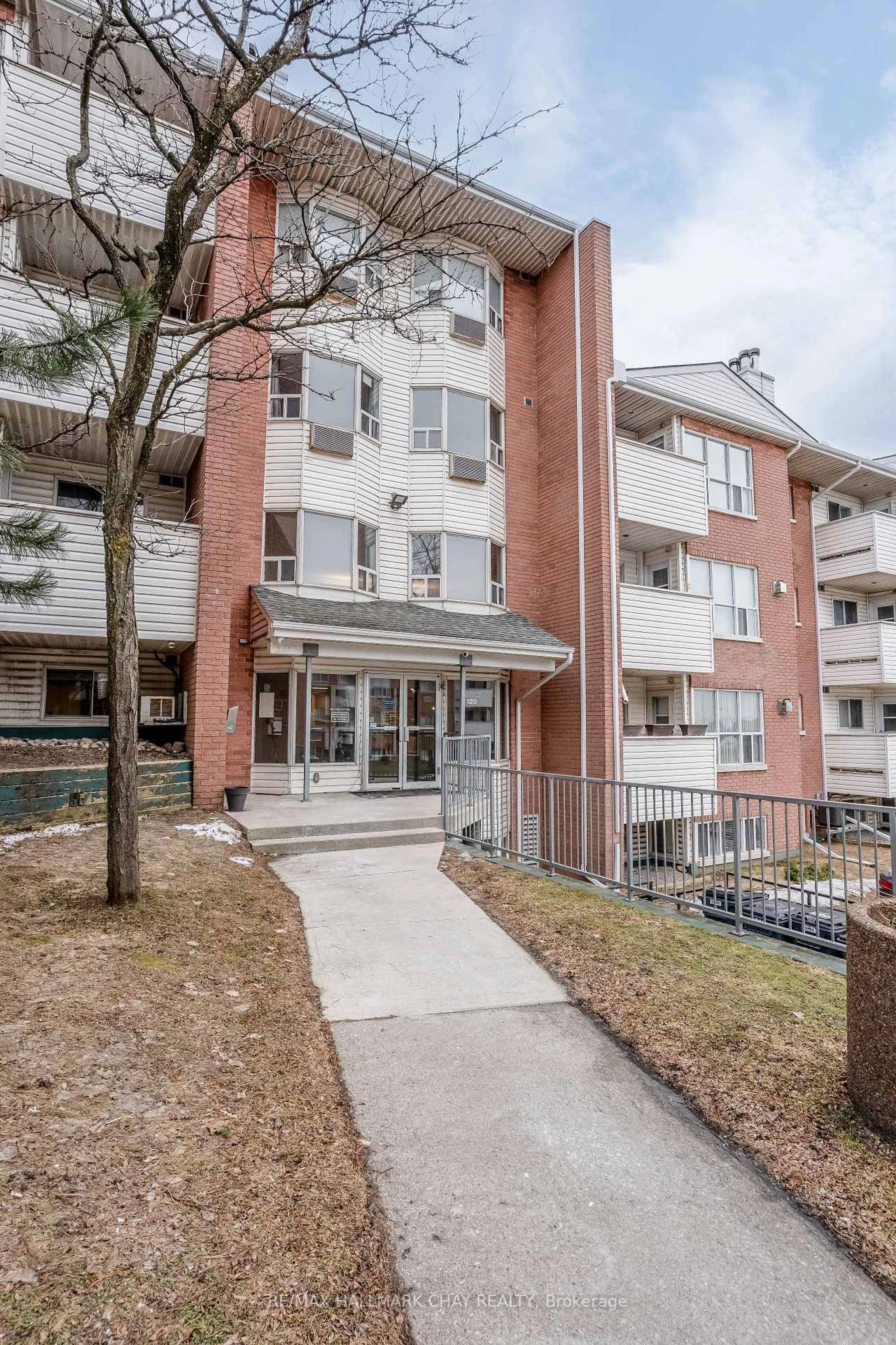 Unknown for 120 Bell Farm Rd #216, Barrie Ontario L4M 6J2