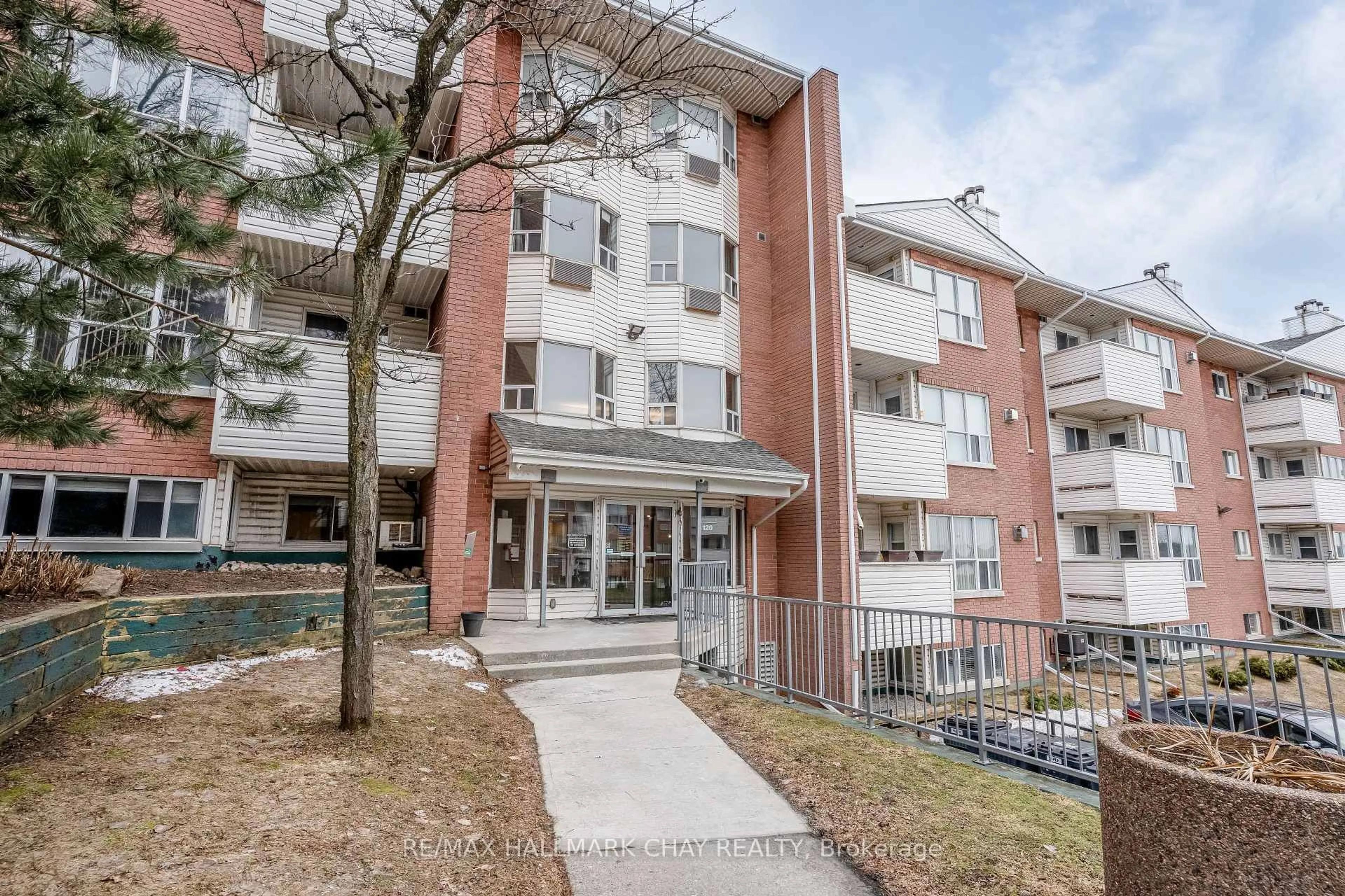 Unknown for 120 Bell Farm Rd #216, Barrie Ontario L4M 6J2