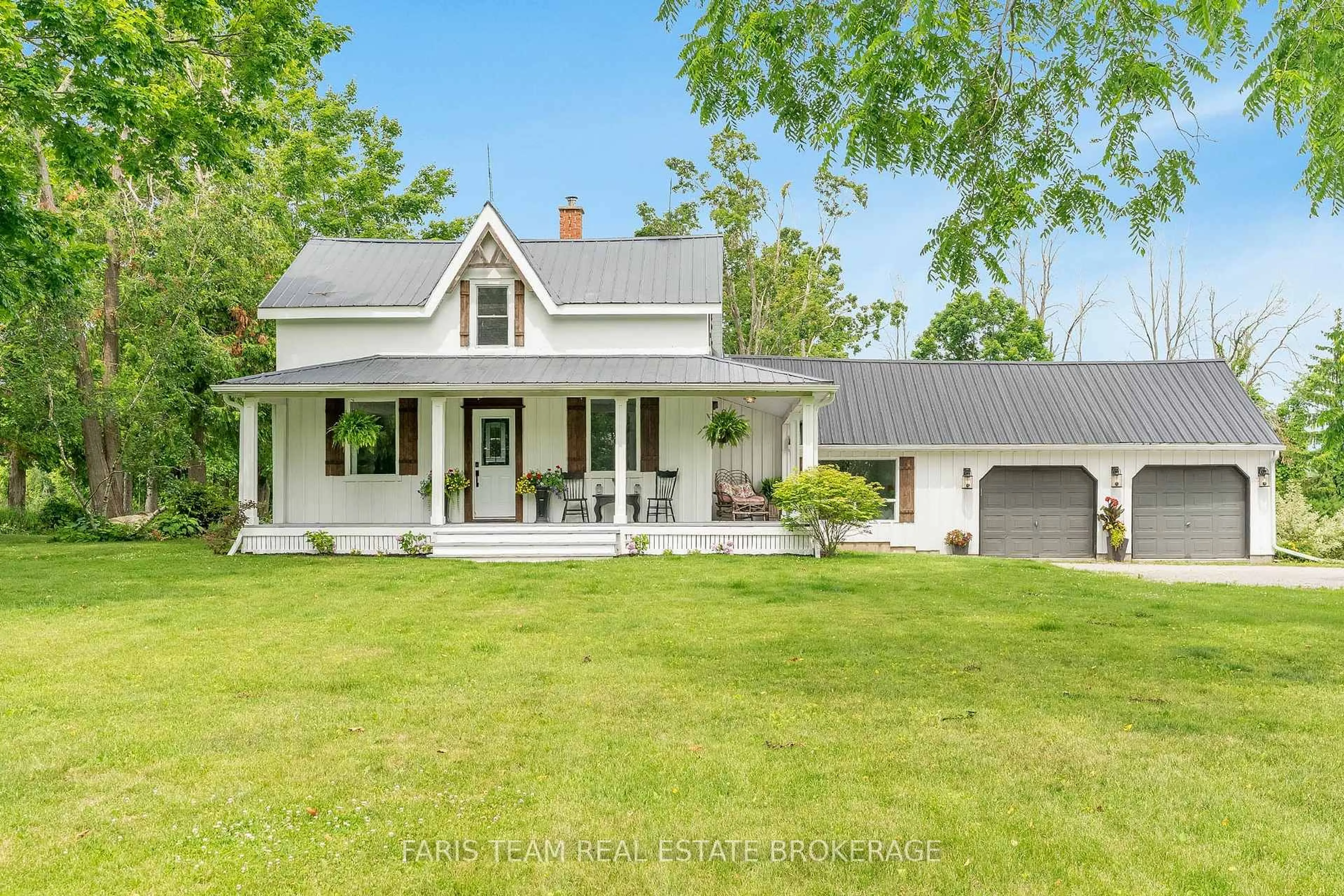 Home with vinyl exterior material, unknown for 2462 Ridge Rd, Oro-Medonte Ontario L0L 1T0