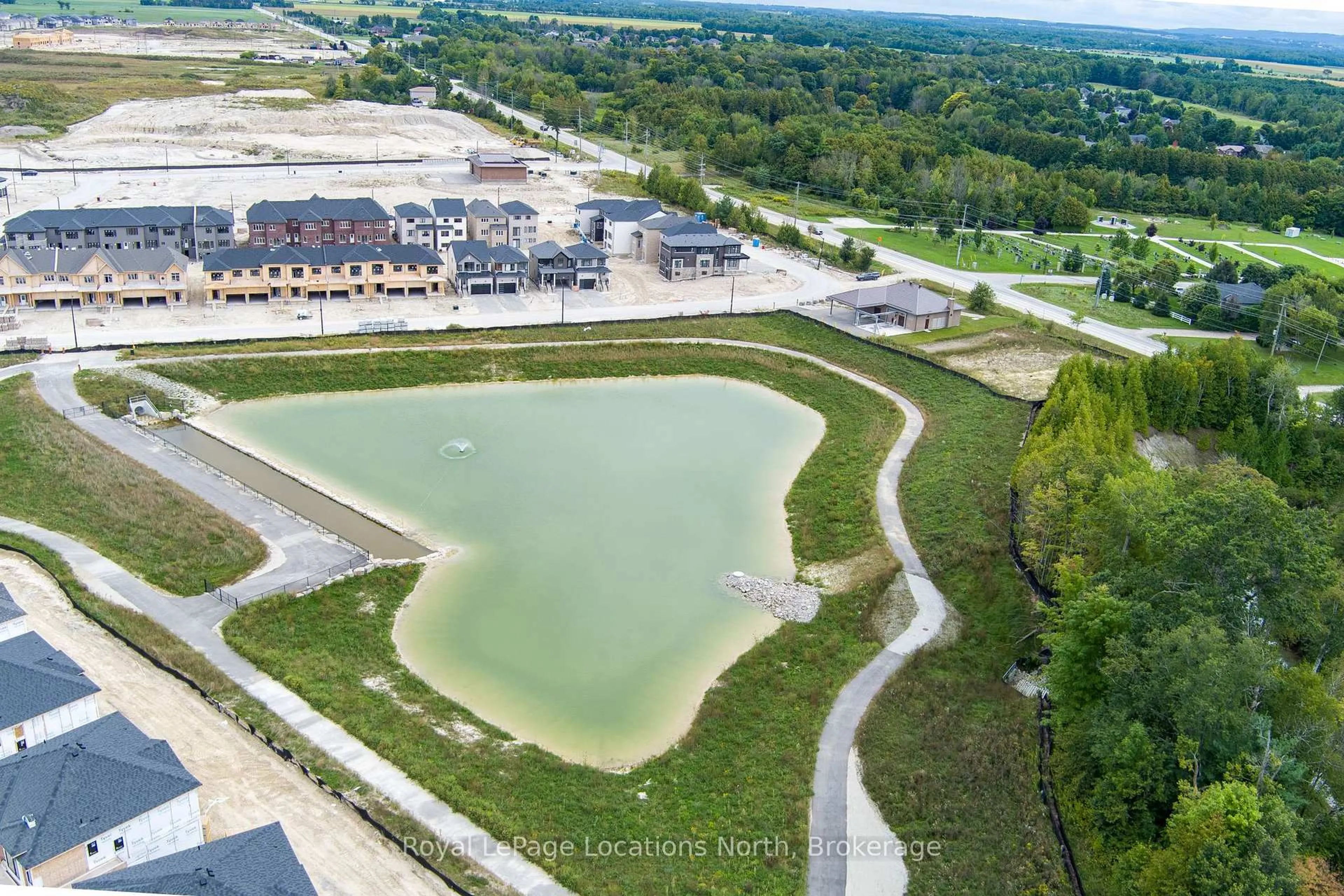 A pic from outside/outdoor area/front of a property/back of a property/a pic from drone, water/lake/river/ocean view for 37 Federica Cres, Wasaga Beach Ontario L9Z 0N5