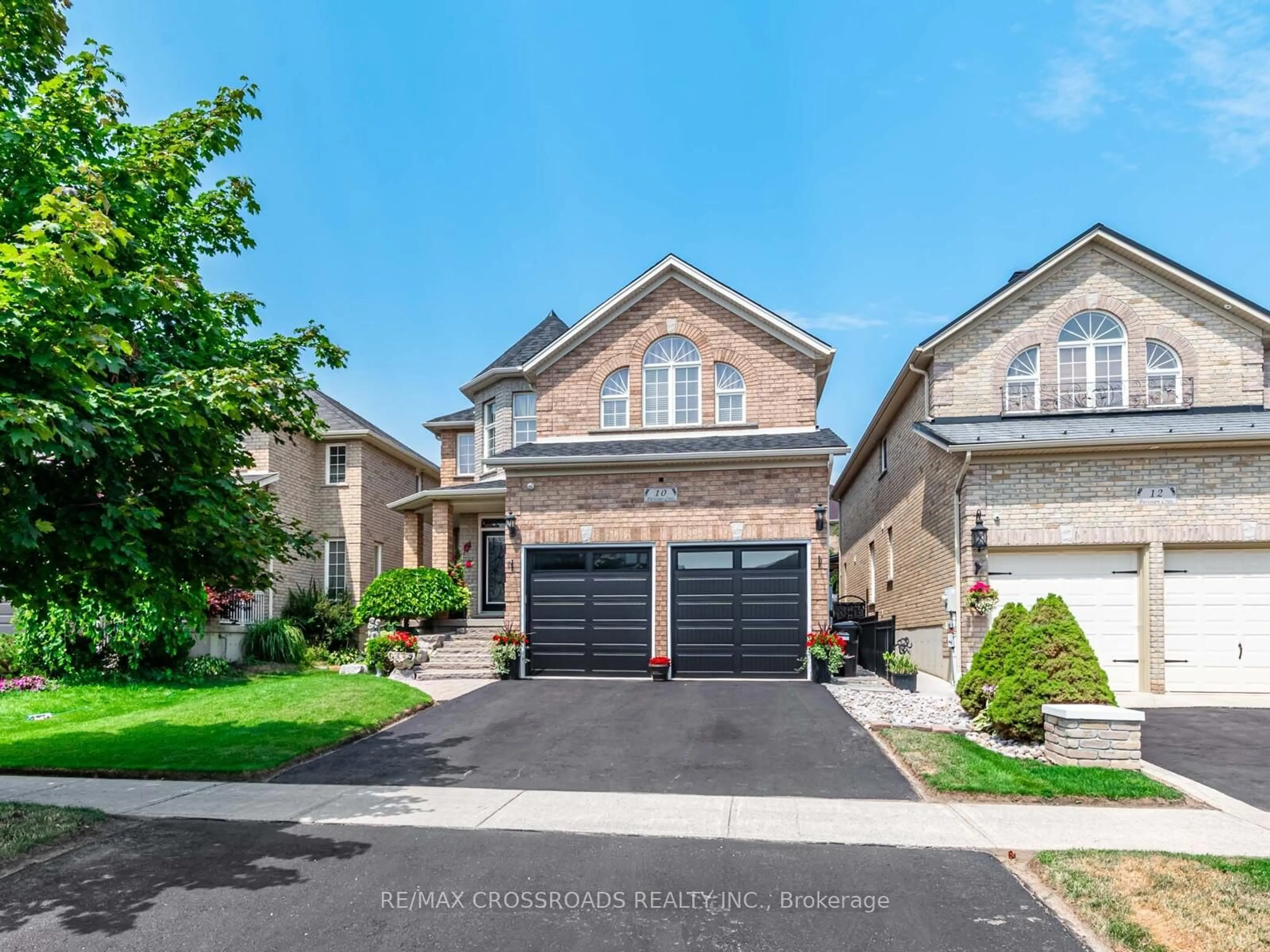 Home with brick exterior material, street for 10 Parisian Cres, Barrie Ontario L4N 0Y9
