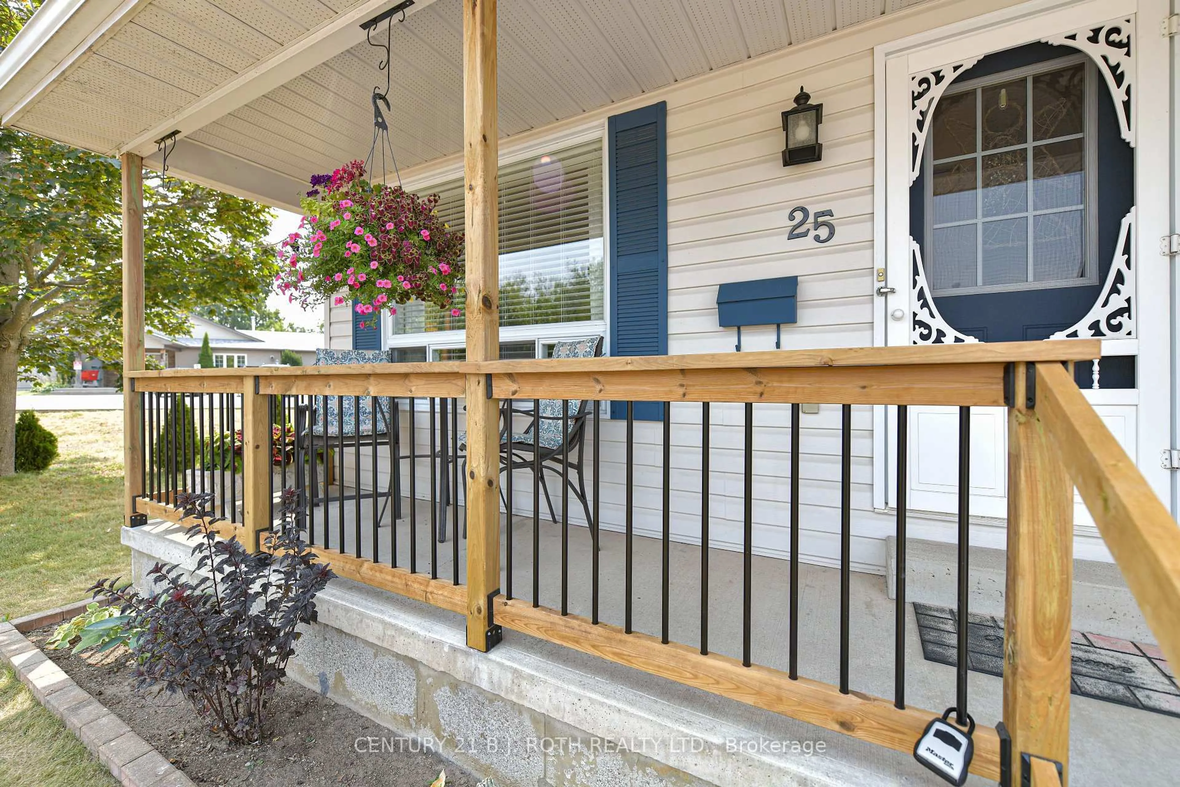 Patio, street for 25 Rachael Rd, Orillia Ontario L3V 7Y3