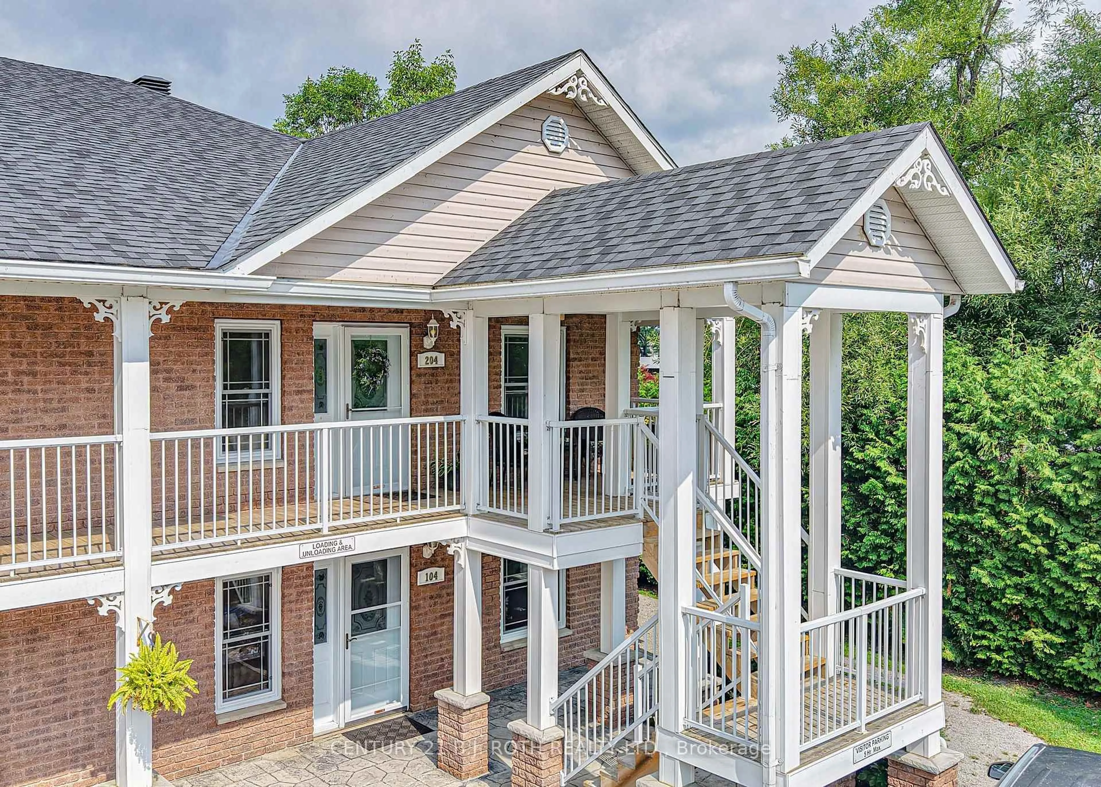 A pic from outside/outdoor area/front of a property/back of a property/a pic from drone, mountain view for 43 Creighton St #204, Orillia Ontario L3V 1B1