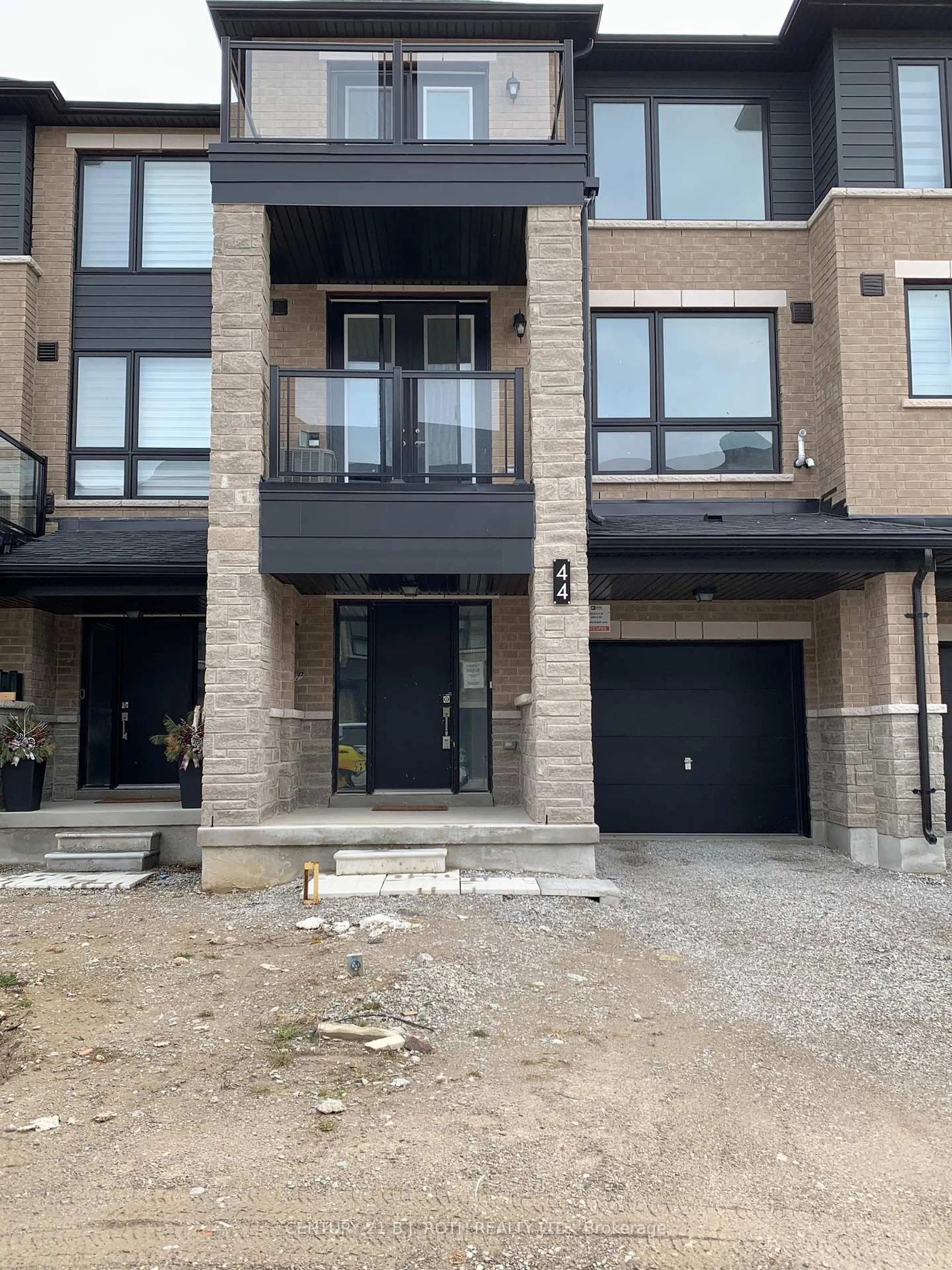 Home with brick exterior material, street for 44 Red Maple Lane, Barrie Ontario L9J 0N7