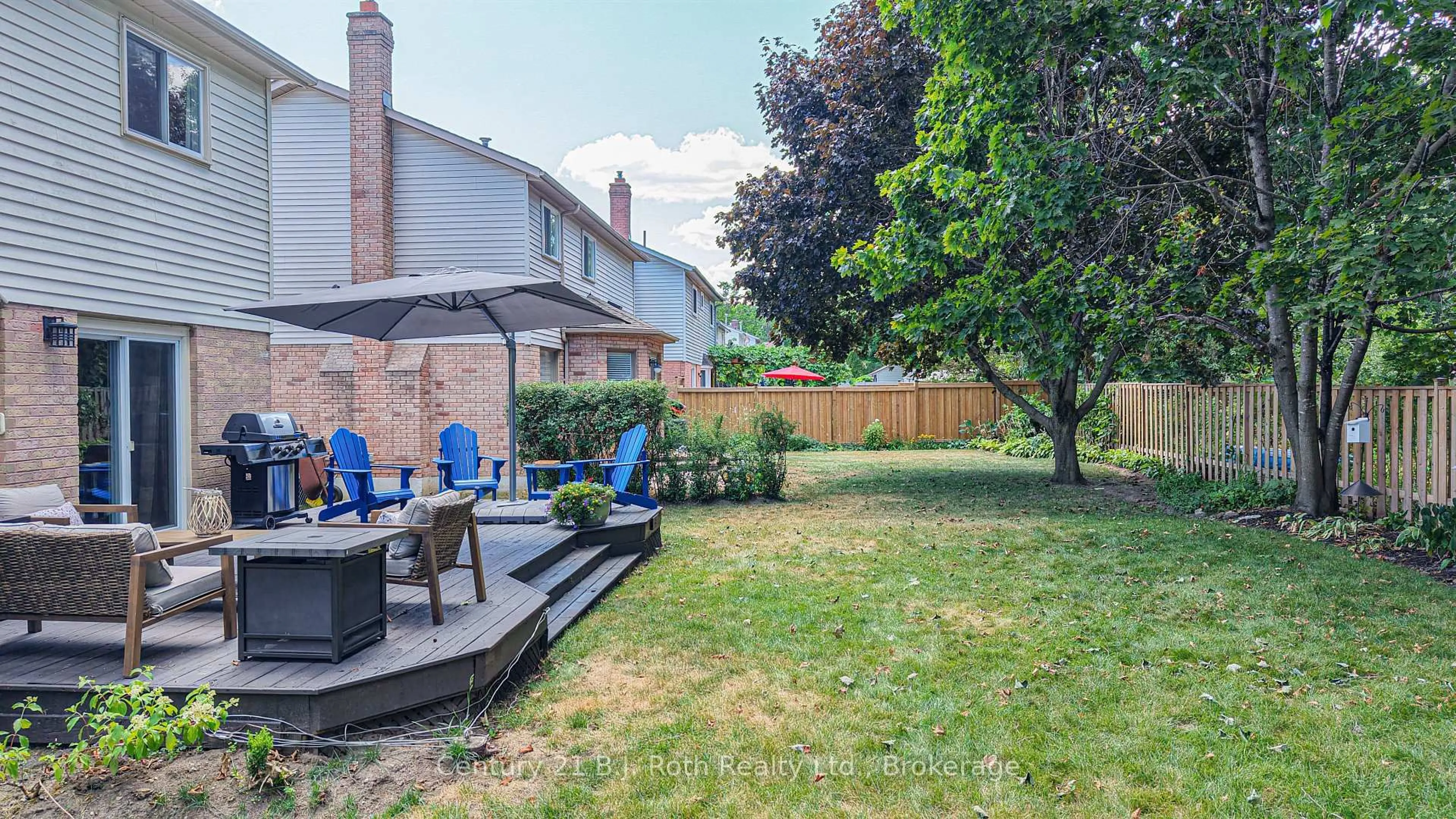 Patio, street for 34 Brandon Cres, Orillia Ontario L3V 7P6