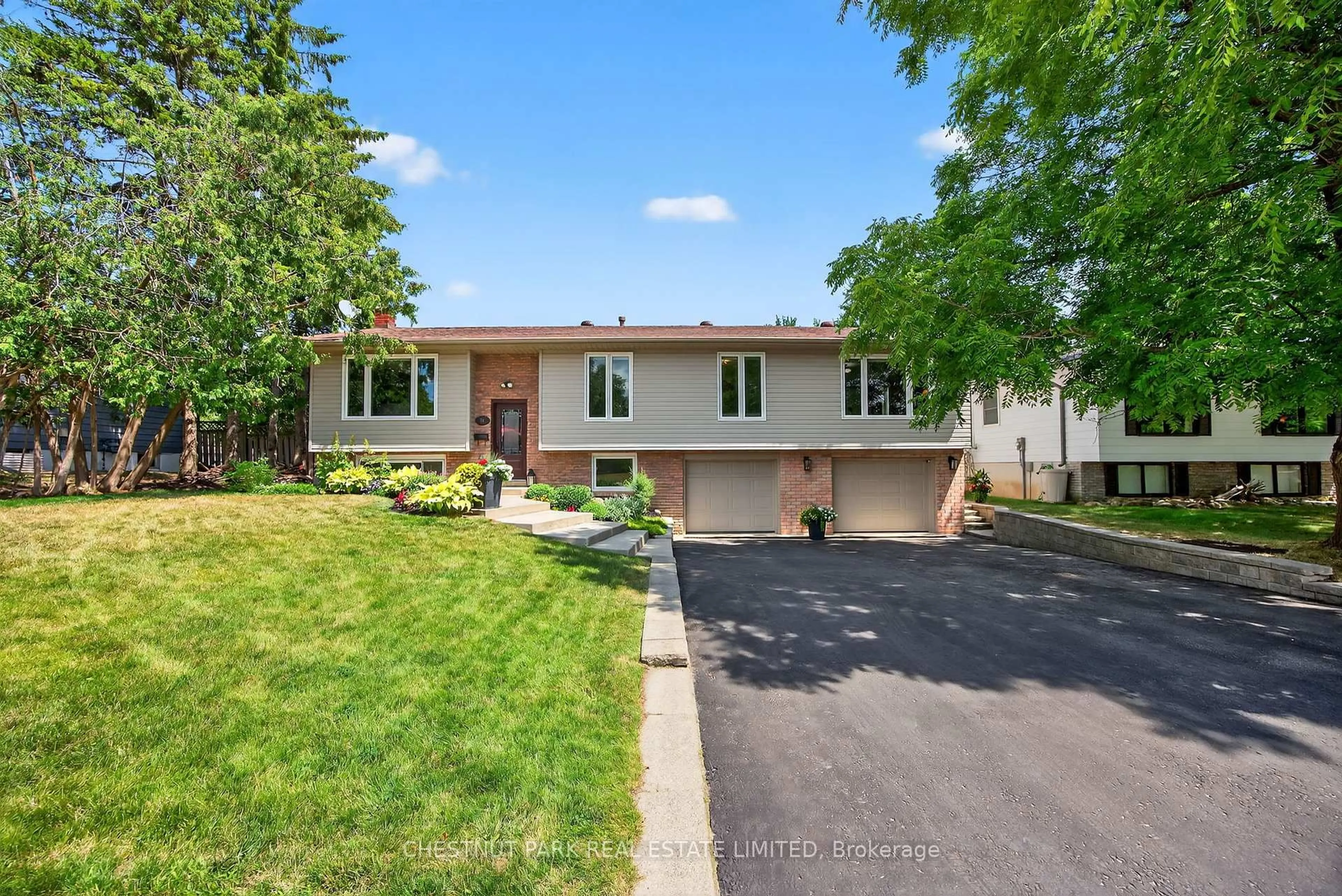 Unknown for 311 Pine Dr, Barrie Ontario L4N 4J3
