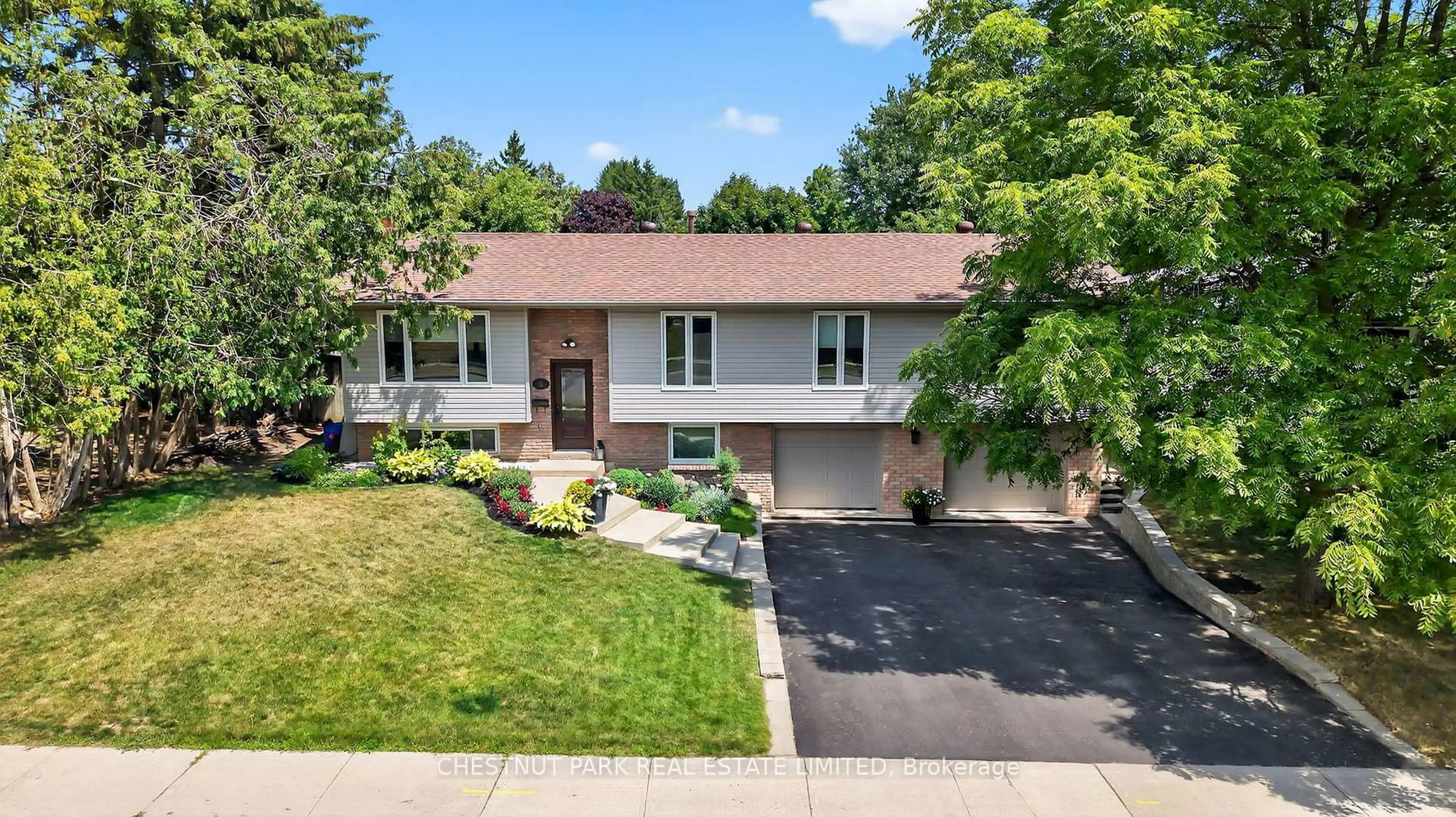 Unknown for 311 Pine Dr, Barrie Ontario L4N 4J3