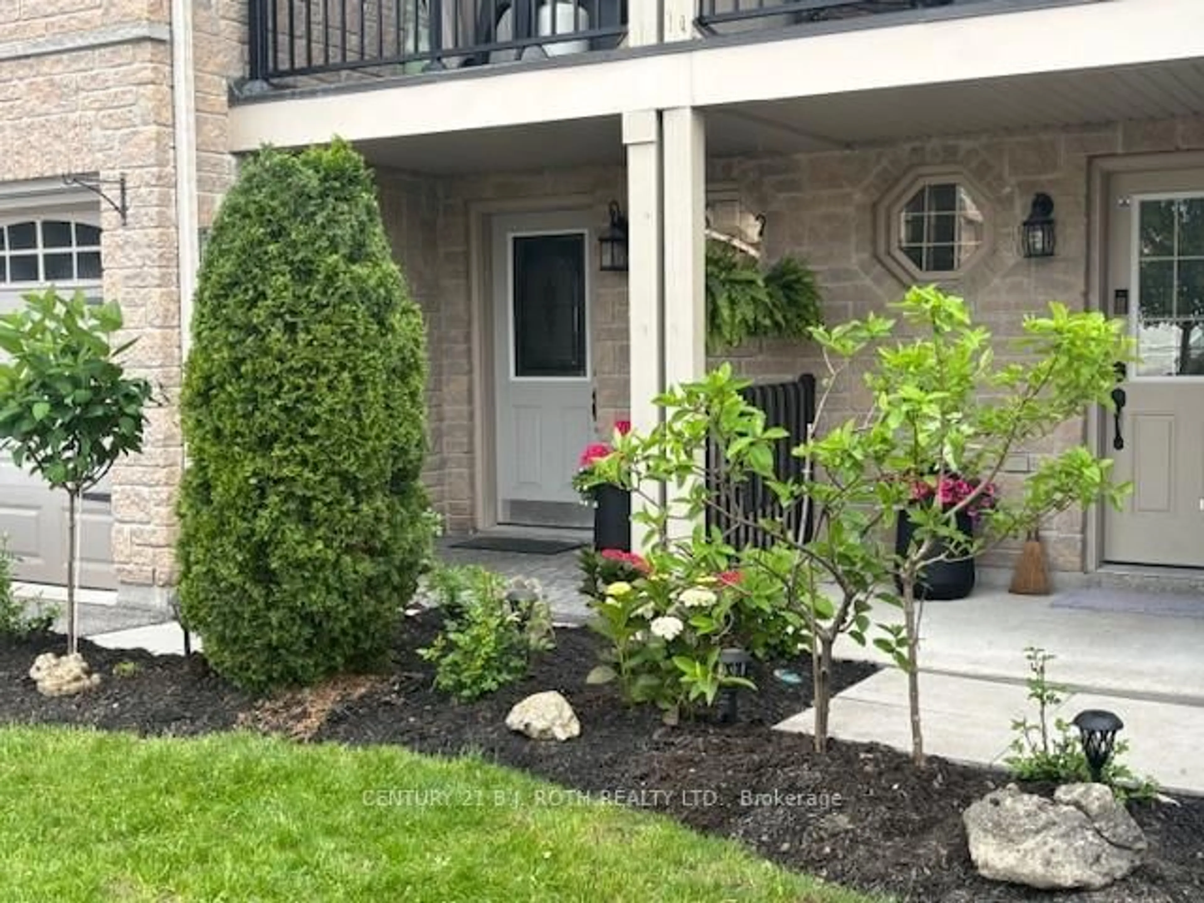 Patio, street for 175 Stanley St #37, Barrie Ontario L4M 0G2