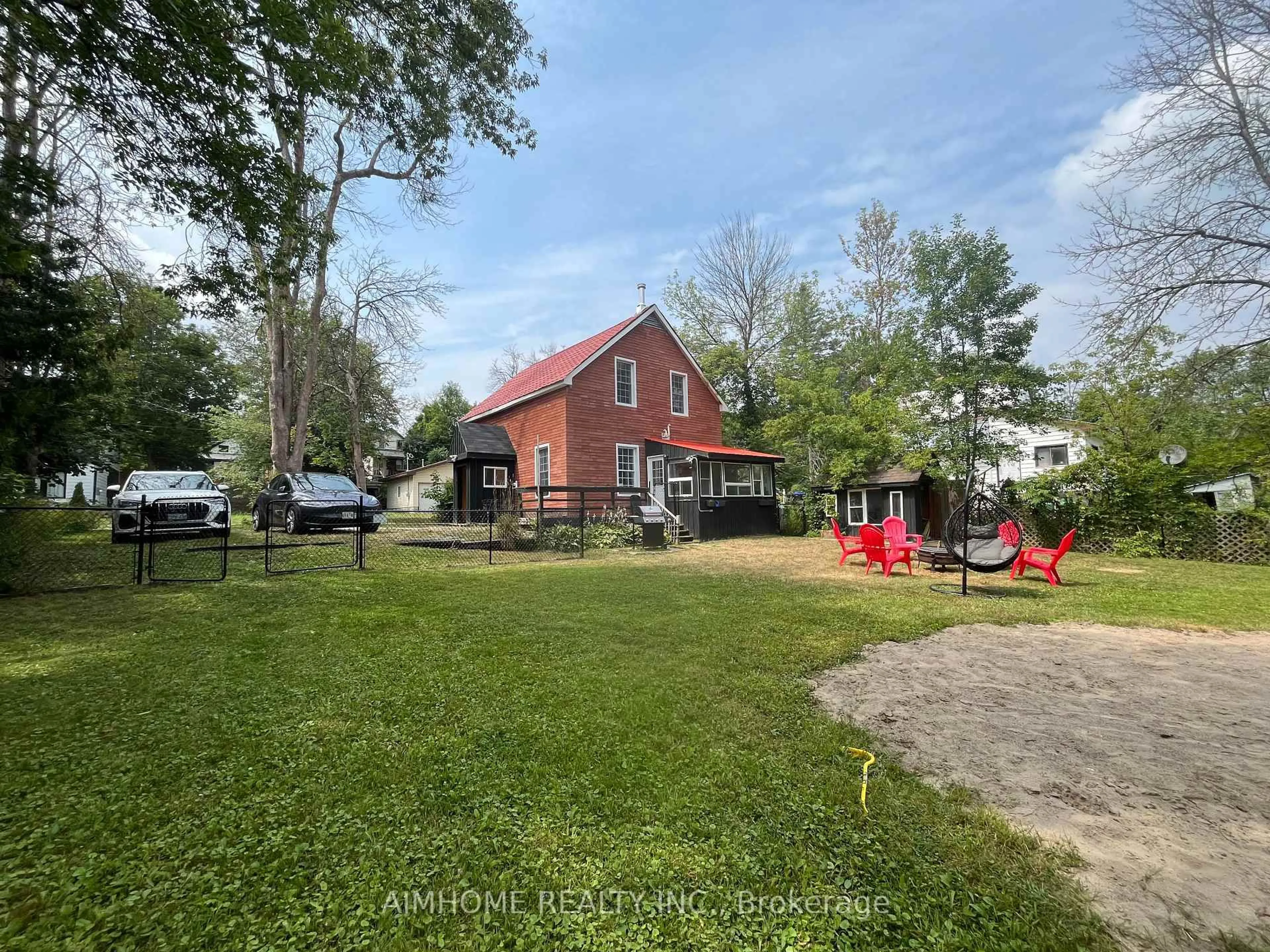 A pic from outside/outdoor area/front of a property/back of a property/a pic from drone, street for 4359 Hepinstall Landing, Severn Ontario L0K 2B0