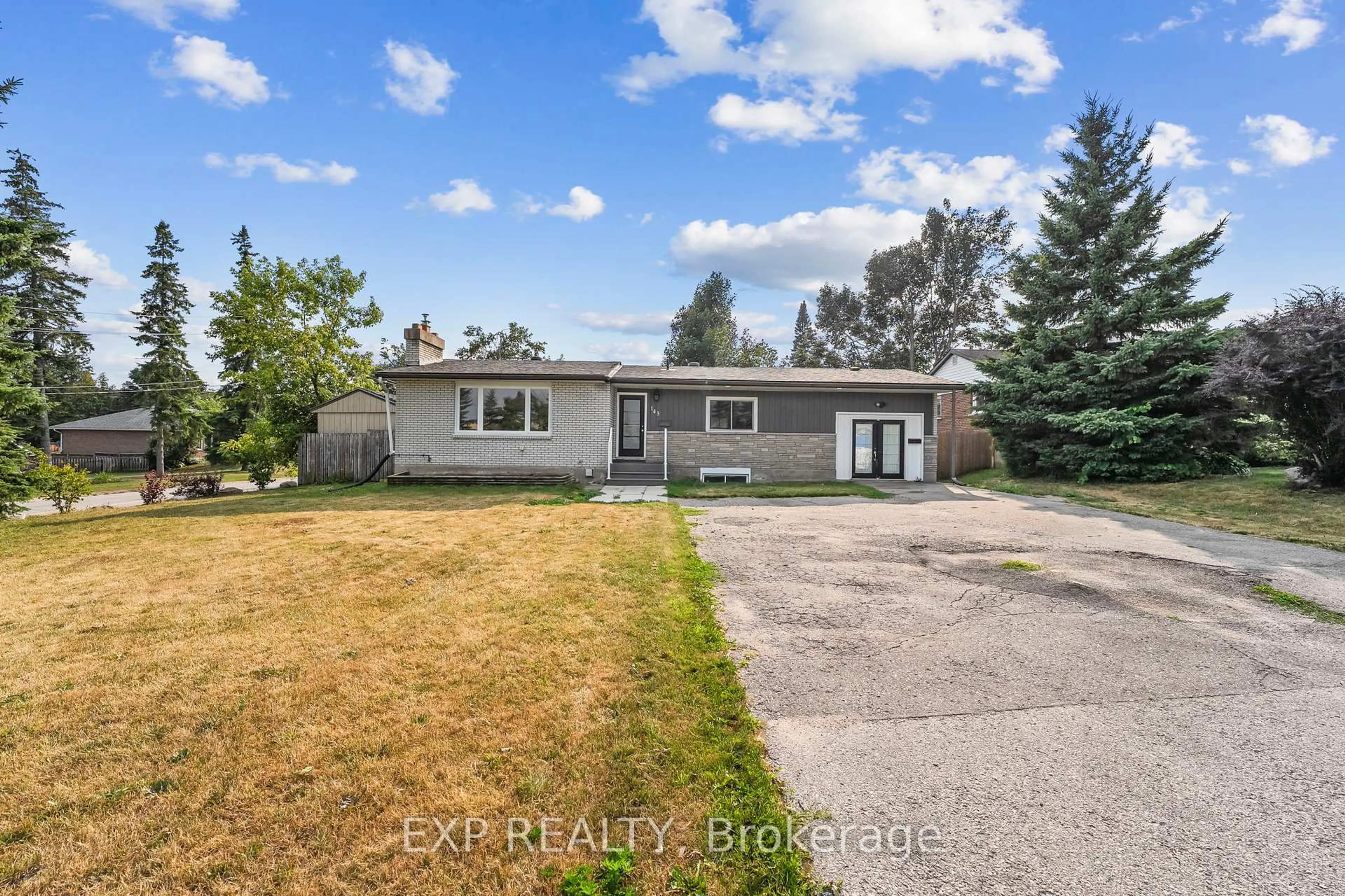 A pic from outside/outdoor area/front of a property/back of a property/a pic from drone, street for 143 Westmount Dr, Orillia Ontario L3V 6C7