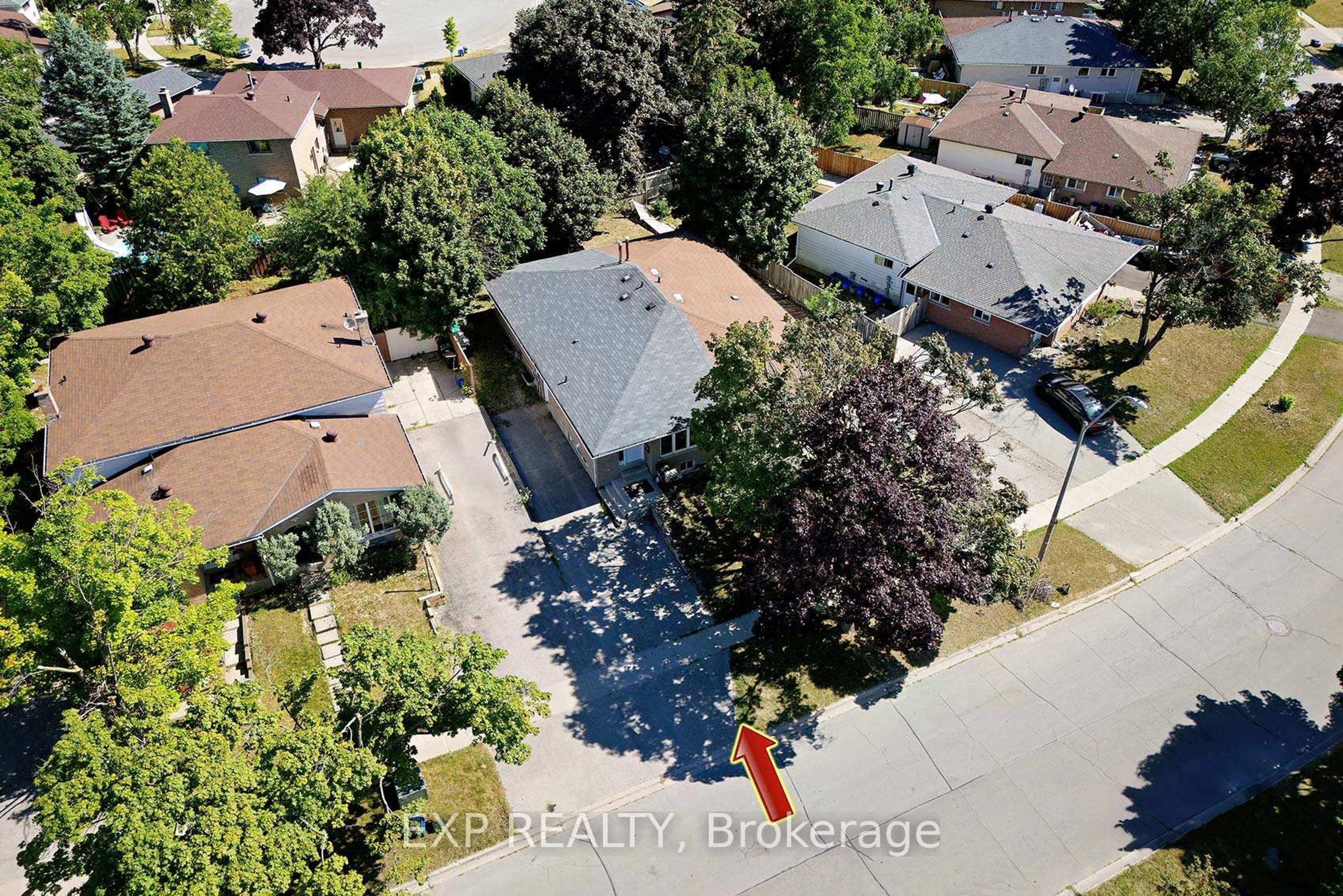 A pic from outside/outdoor area/front of a property/back of a property/a pic from drone, street for 22A Bernick Dr, Barrie Ontario L4M 5J5