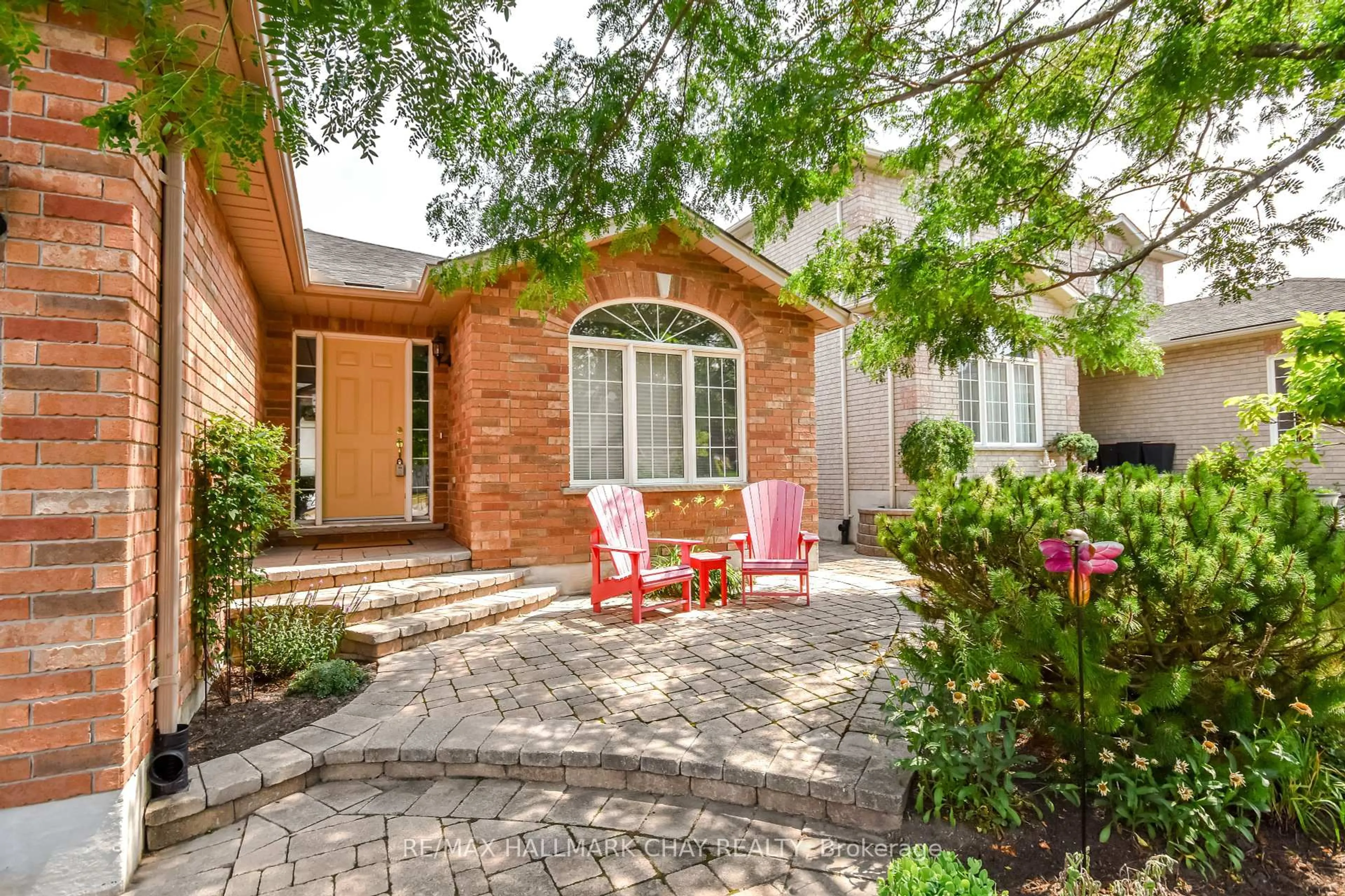 Home with brick exterior material, street for 167 Crompton Dr, Barrie Ontario L4M 6P1
