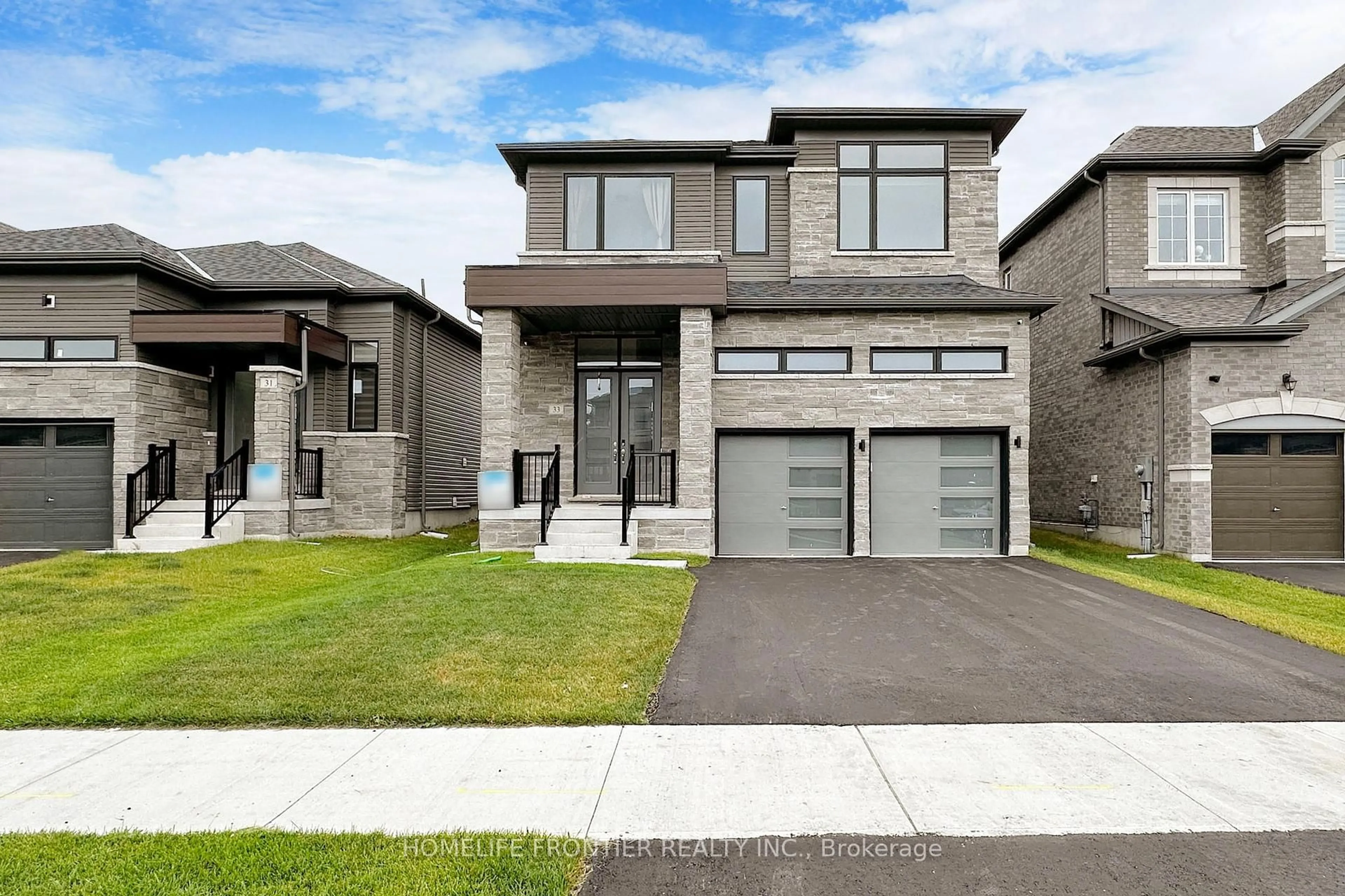 Home with brick exterior material, street for 33 Simona Ave, Wasaga Beach Ontario L9Z 0L5