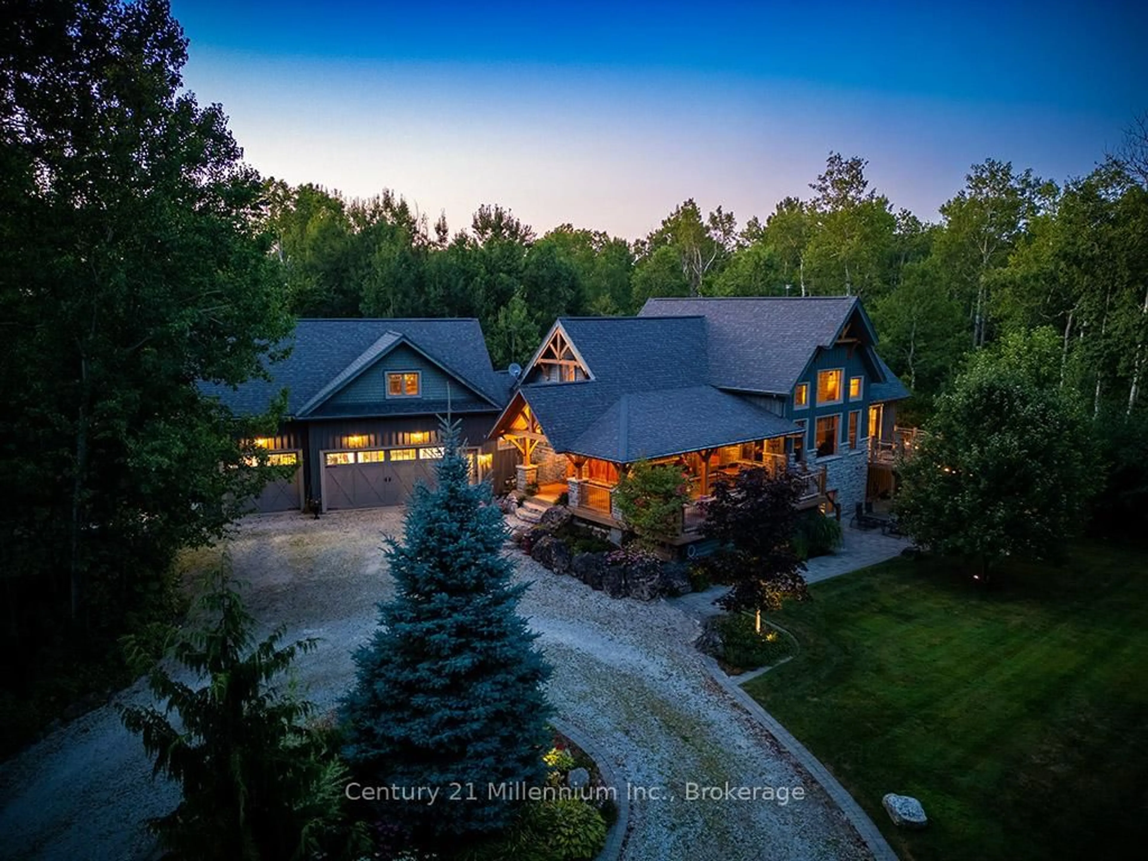 A pic from outside/outdoor area/front of a property/back of a property/a pic from drone, mountain view for 6 Forest Path, Clearview Ontario L9Y 3Y9