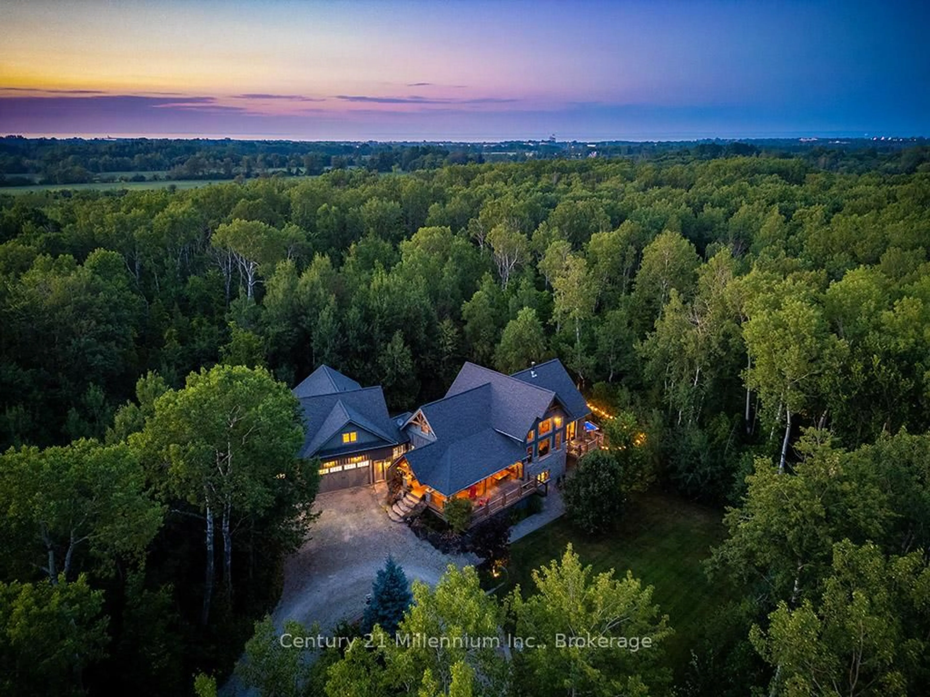 A pic from outside/outdoor area/front of a property/back of a property/a pic from drone, unknown for 6 Forest Path, Clearview Ontario L9Y 3Y9