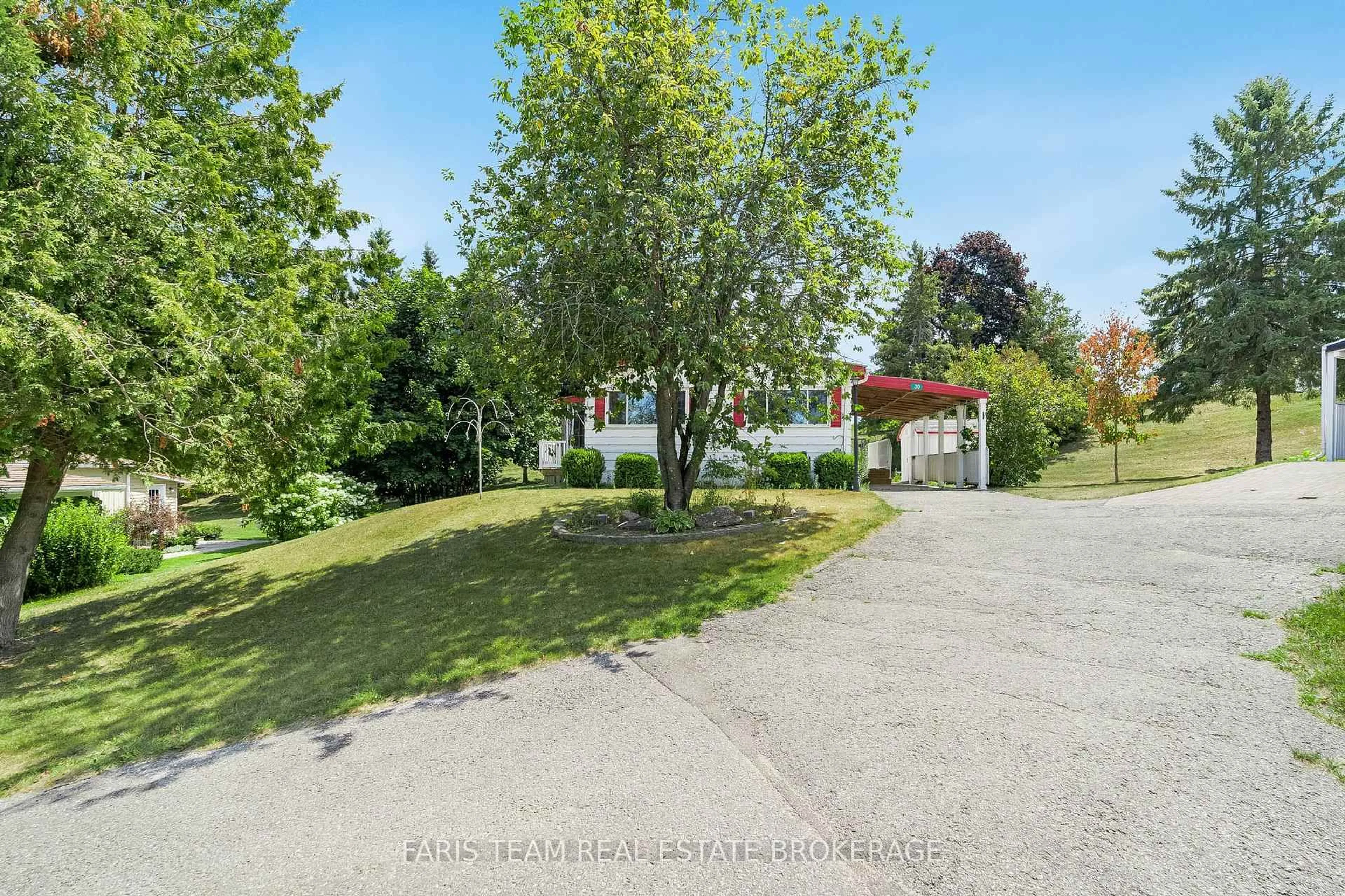 A pic from outside/outdoor area/front of a property/back of a property/a pic from drone, unknown for 30 Cameron Dr, Oro-Medonte Ontario L0L 1T0