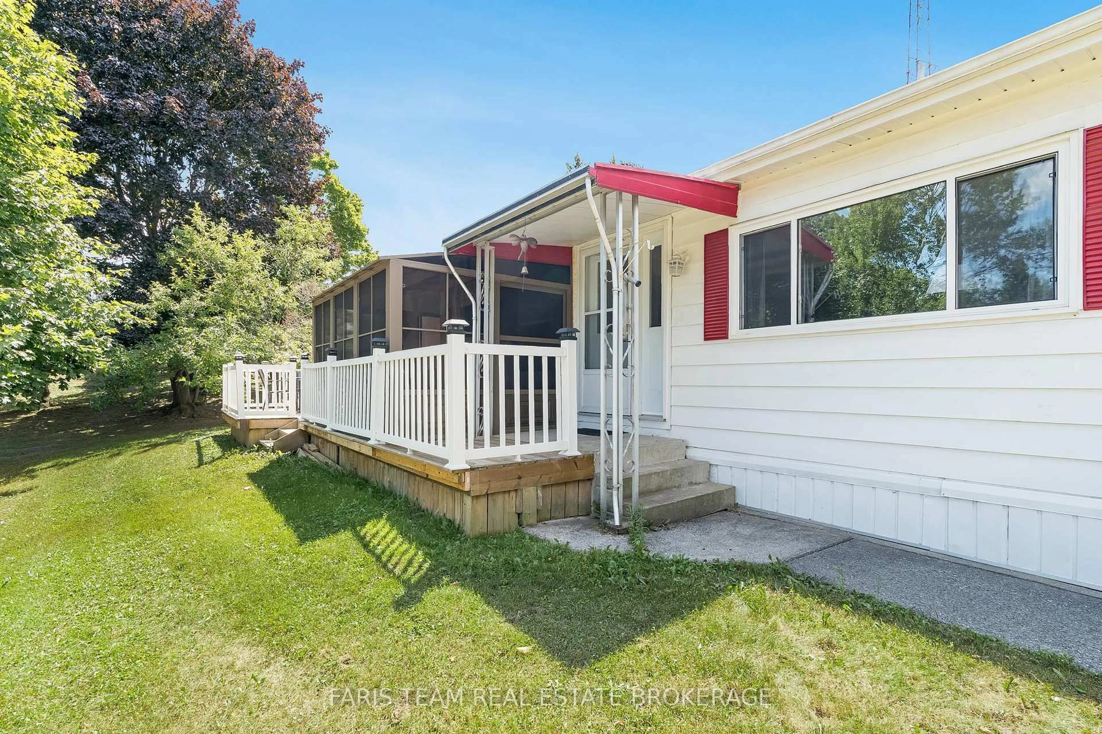 Home with vinyl exterior material, street for 30 Cameron Dr, Oro-Medonte Ontario L0L 1T0