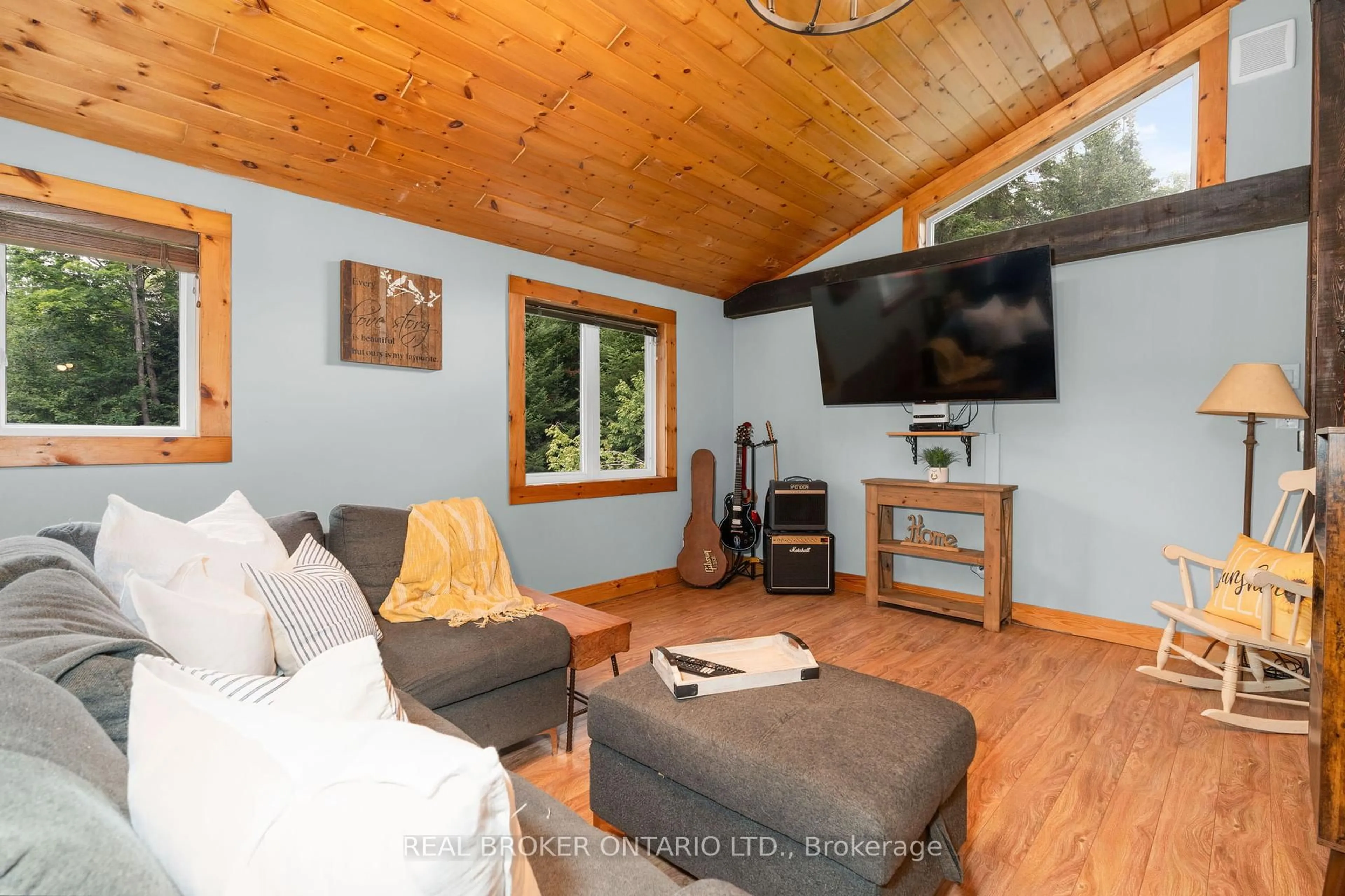 Living room with furniture, wood/laminate floor for 3090 7 Line, Oro-Medonte Ontario L0L 2E0