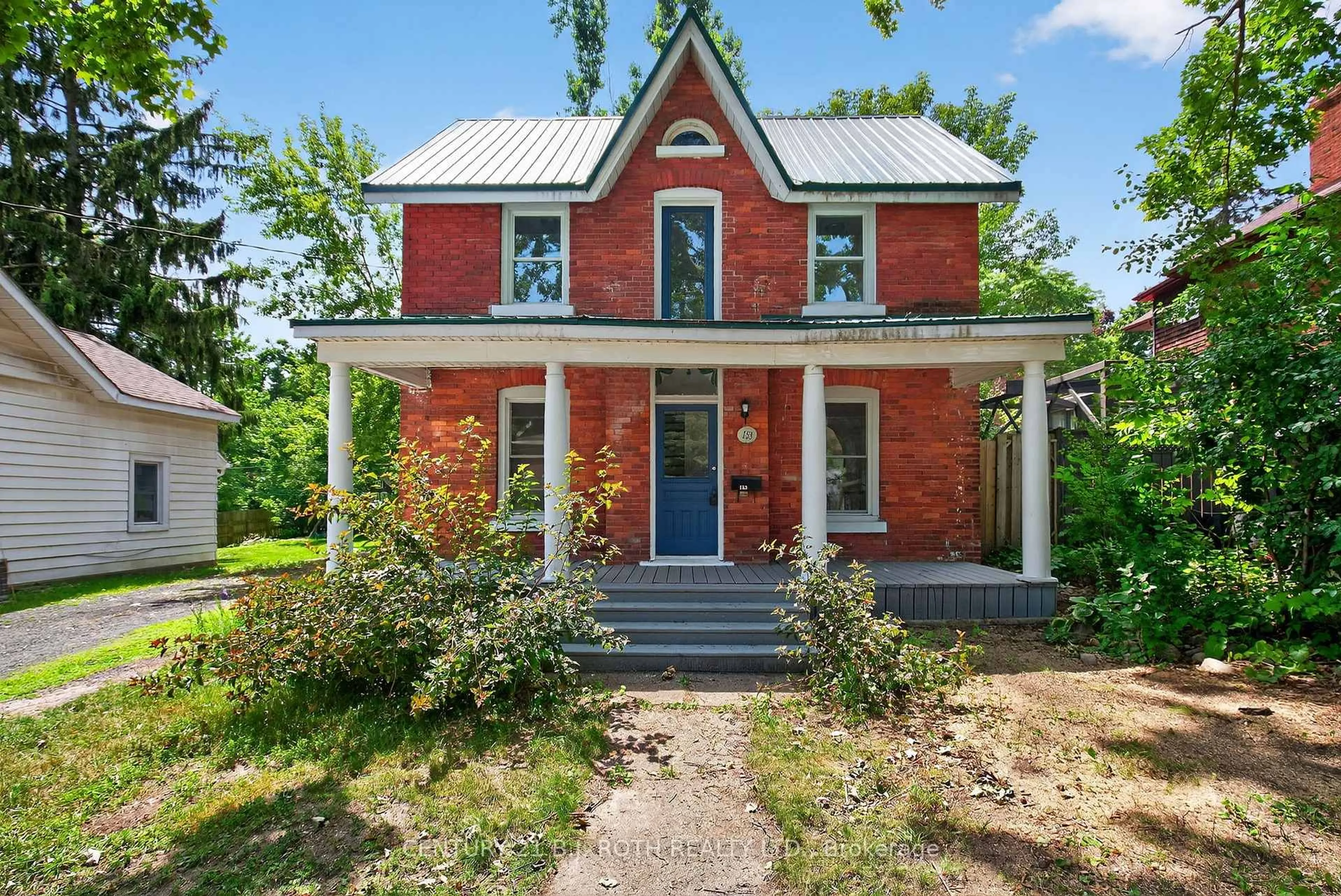 Home with brick exterior material, building for 153 Laclie St, Orillia Ontario L3V 4N1
