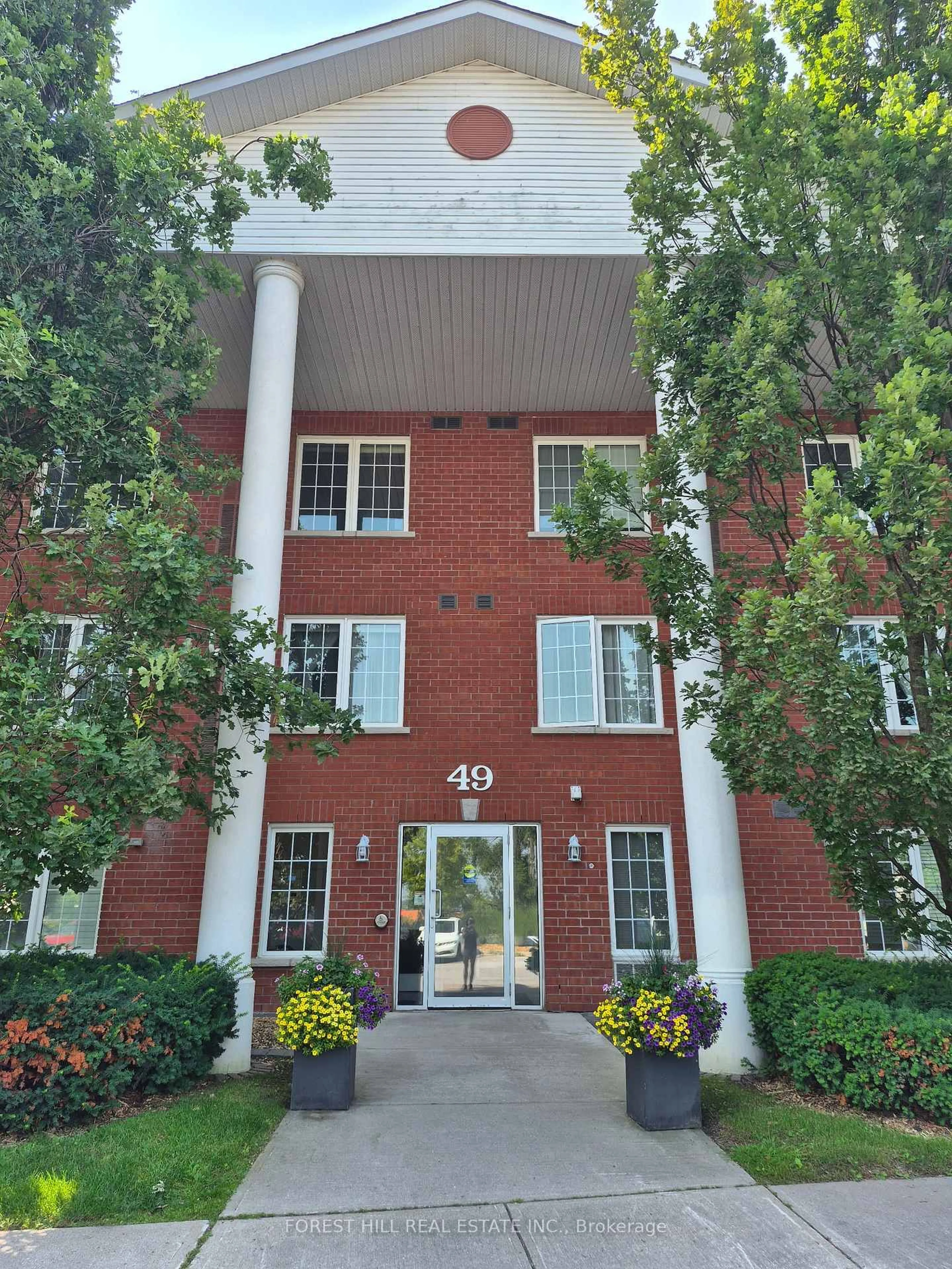 Home with brick exterior material, building for 49 Jacobs Terr #212, Barrie Ontario L4N 0W4