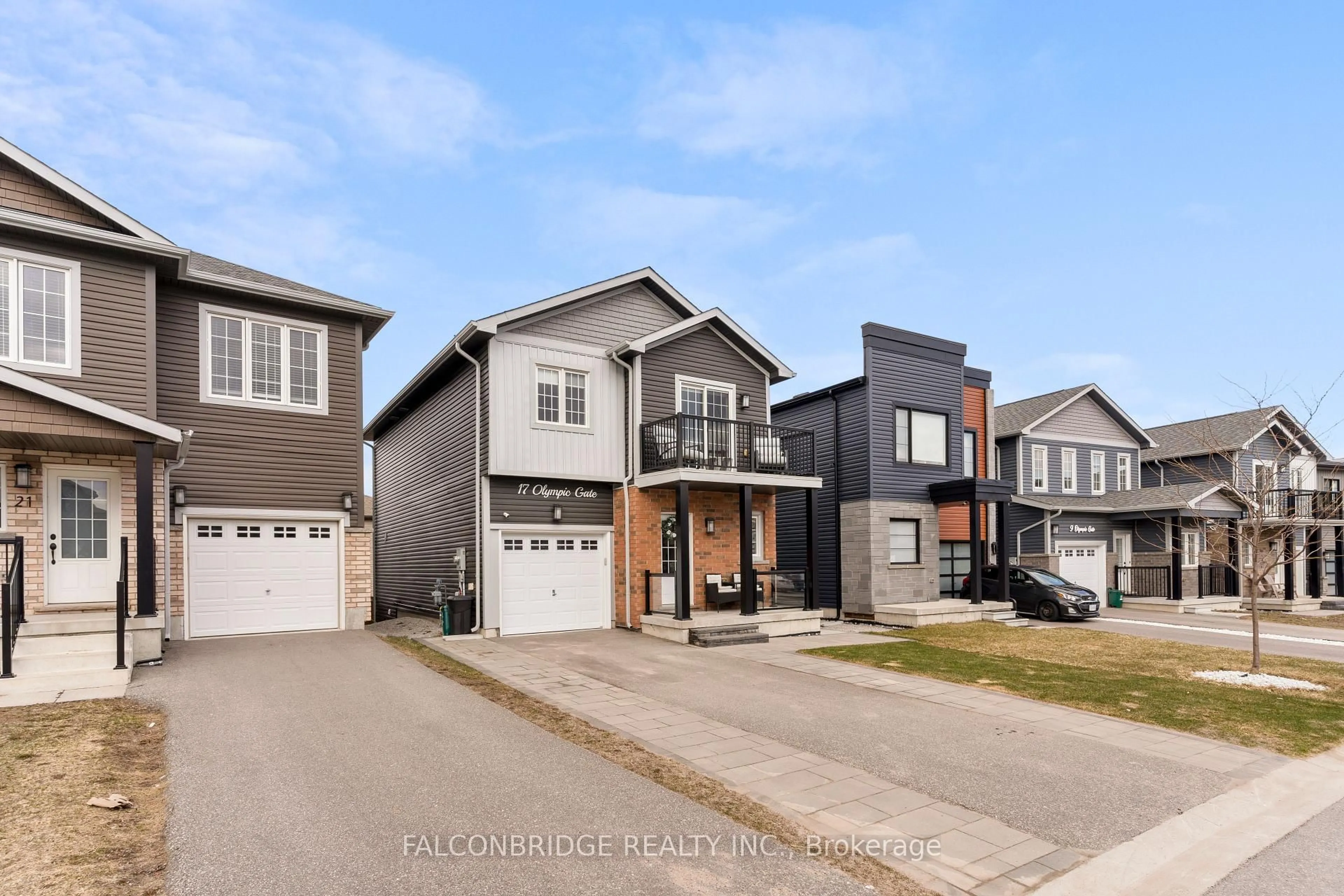 Home with vinyl exterior material, street for 17 Olympic Gate, Barrie Ontario L9J 0H9