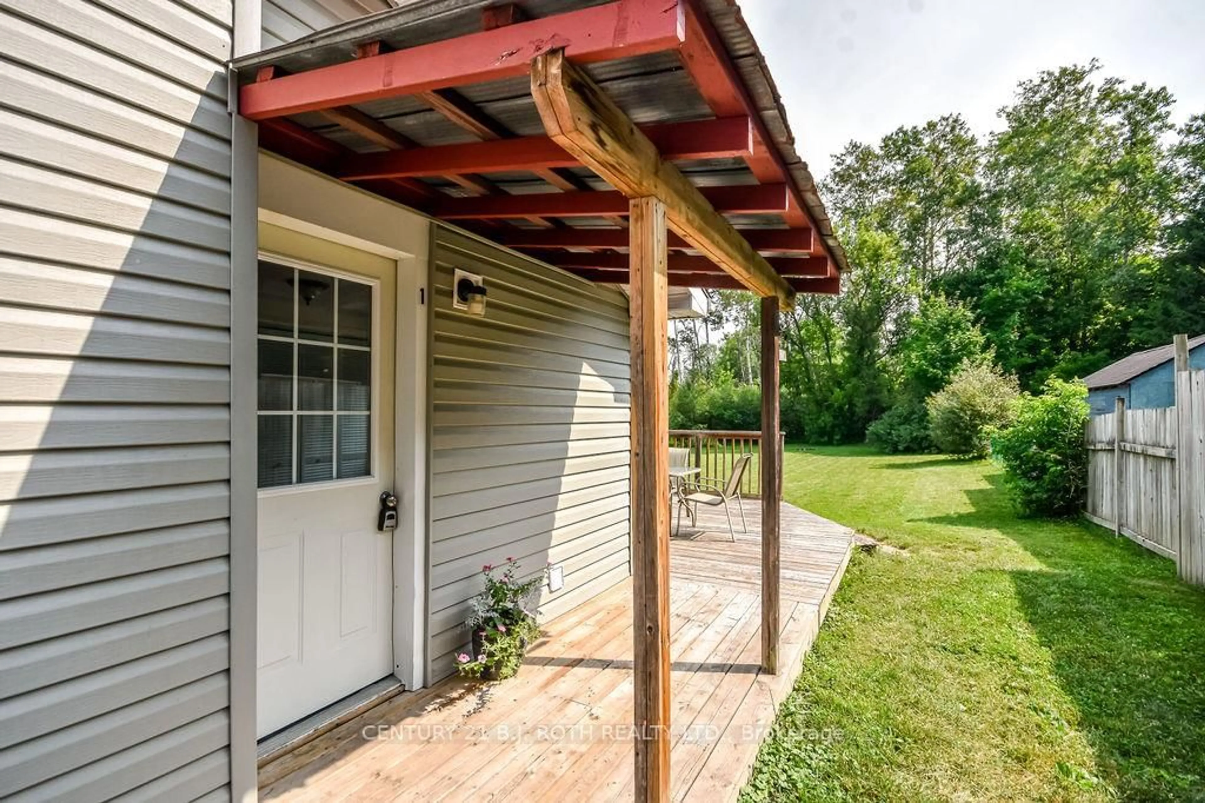 Patio, unknown for 17 PARK St, Penetanguishene Ontario L9M 1P6