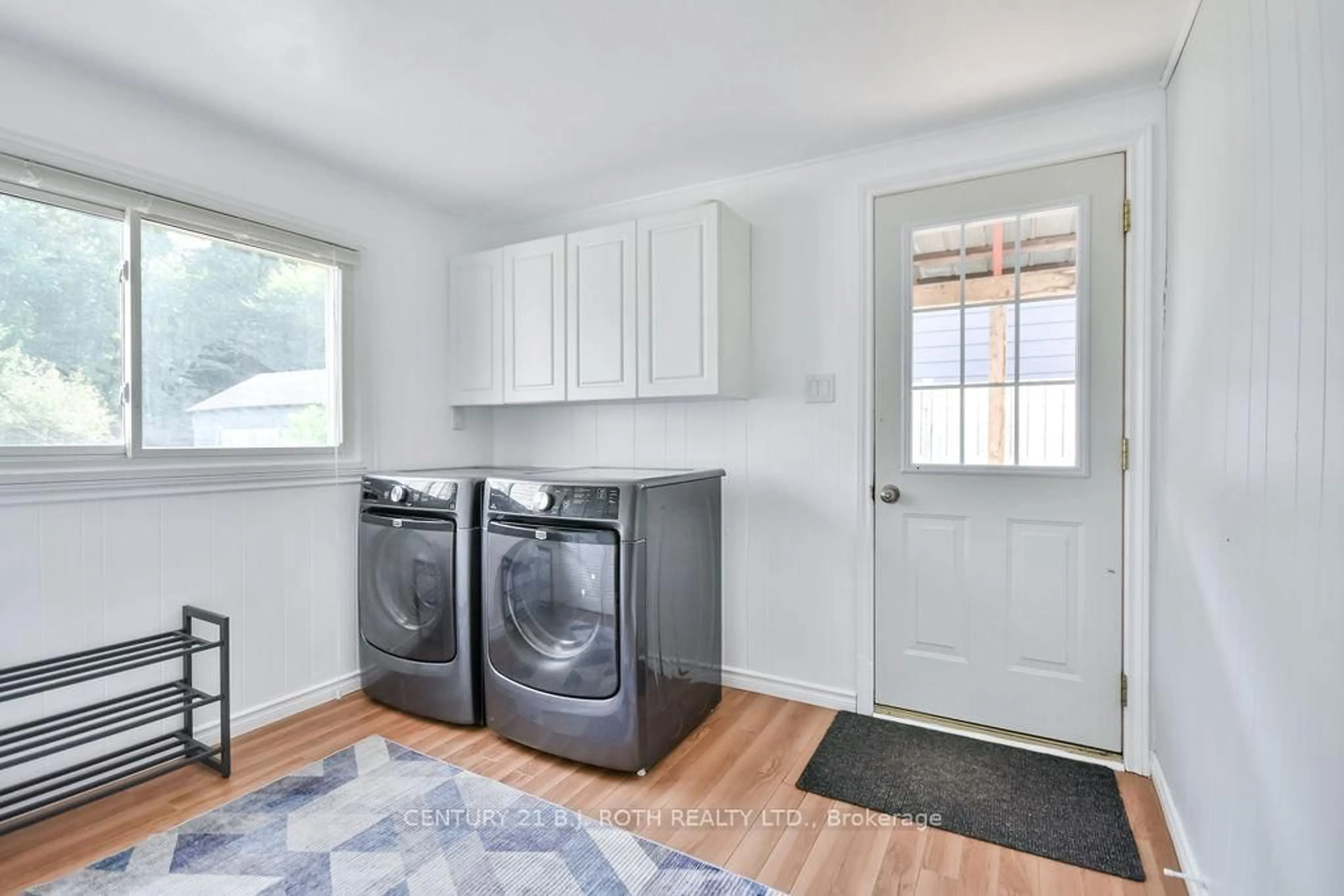 Laundry room for 17 PARK St, Penetanguishene Ontario L9M 1P6