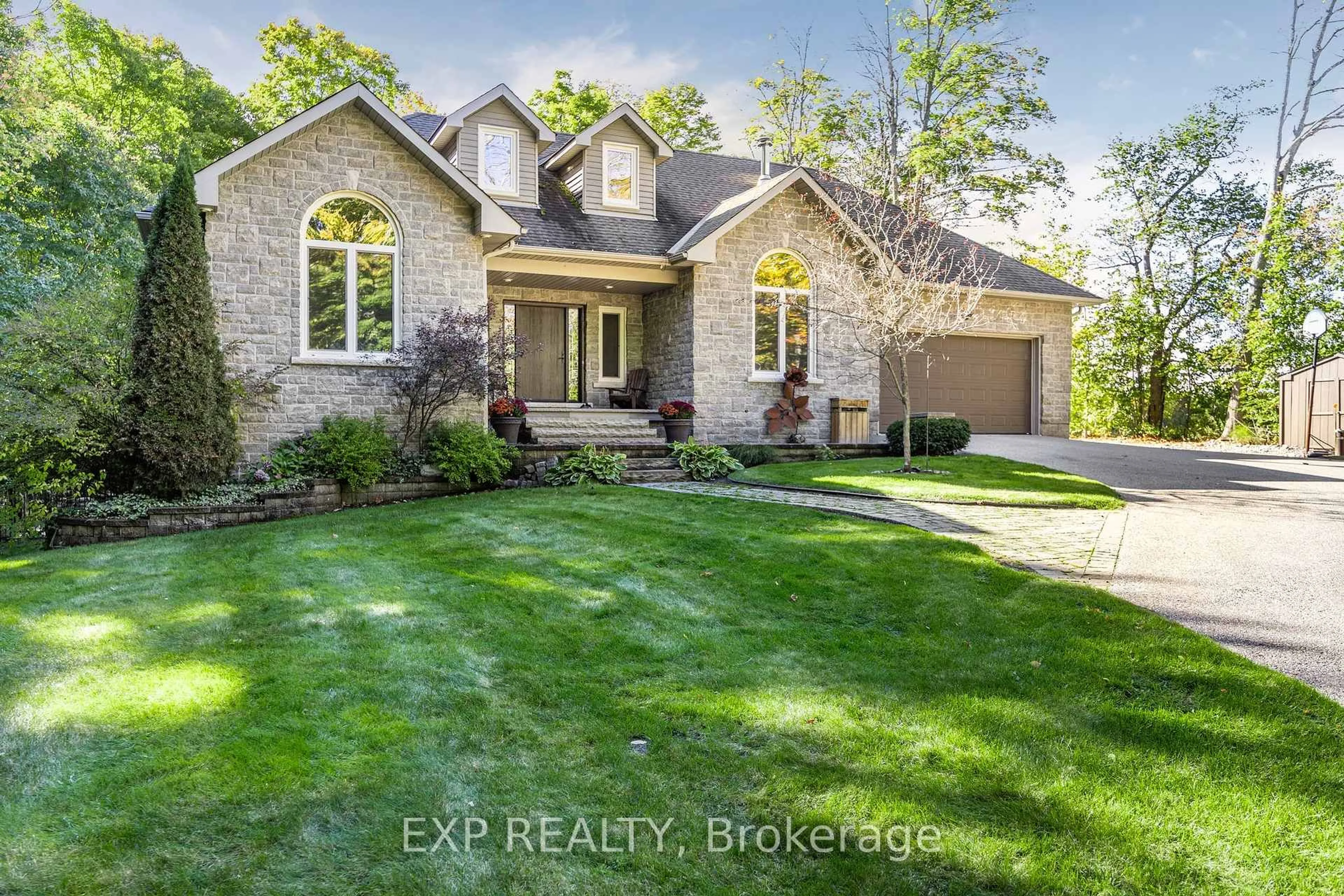 Home with brick exterior material, unknown for 2020 5th Line, Oro-Medonte Ontario L0L 2E0