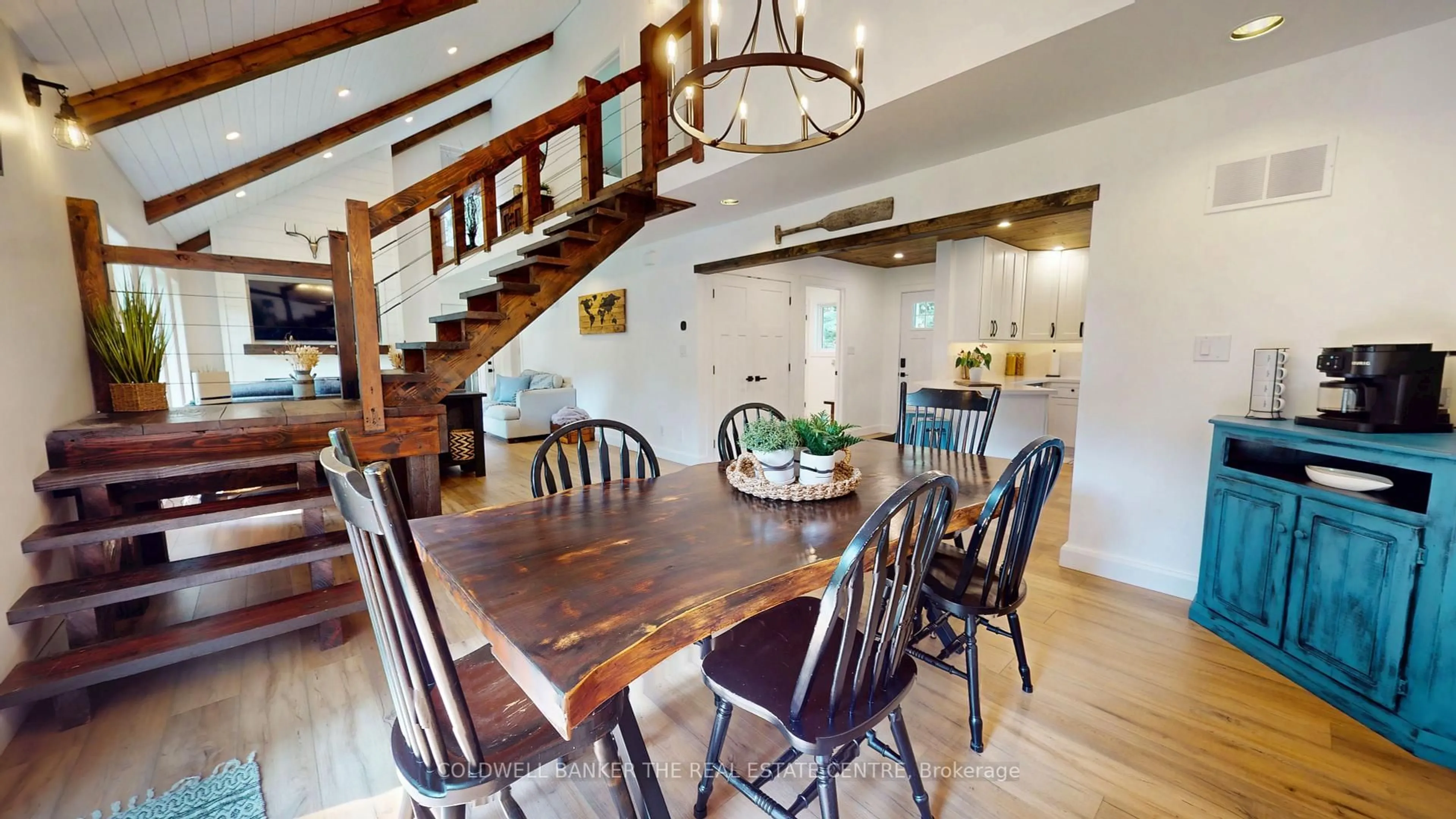 Dining room, wood/laminate floor for 7371 Davy Dr, Ramara Ontario L0K 2B0