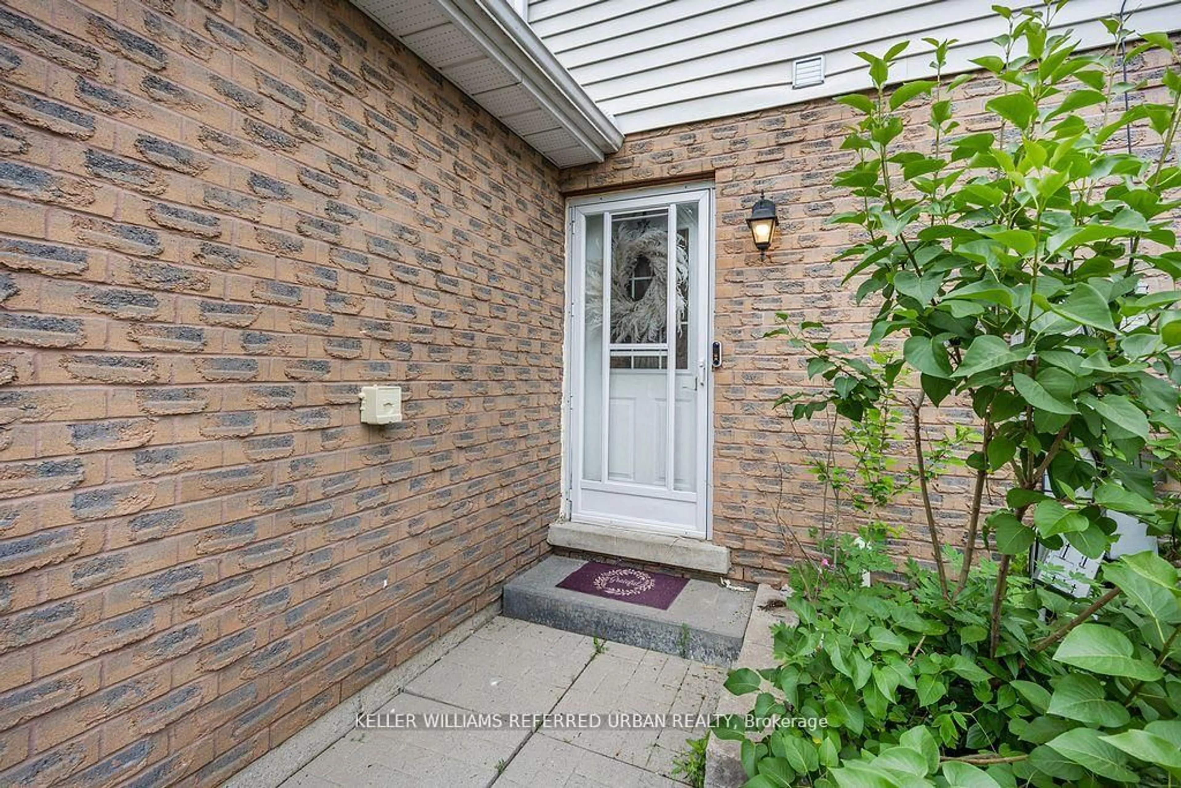 Unknown for 325 West N St #15, Orillia Ontario L3V 7P4