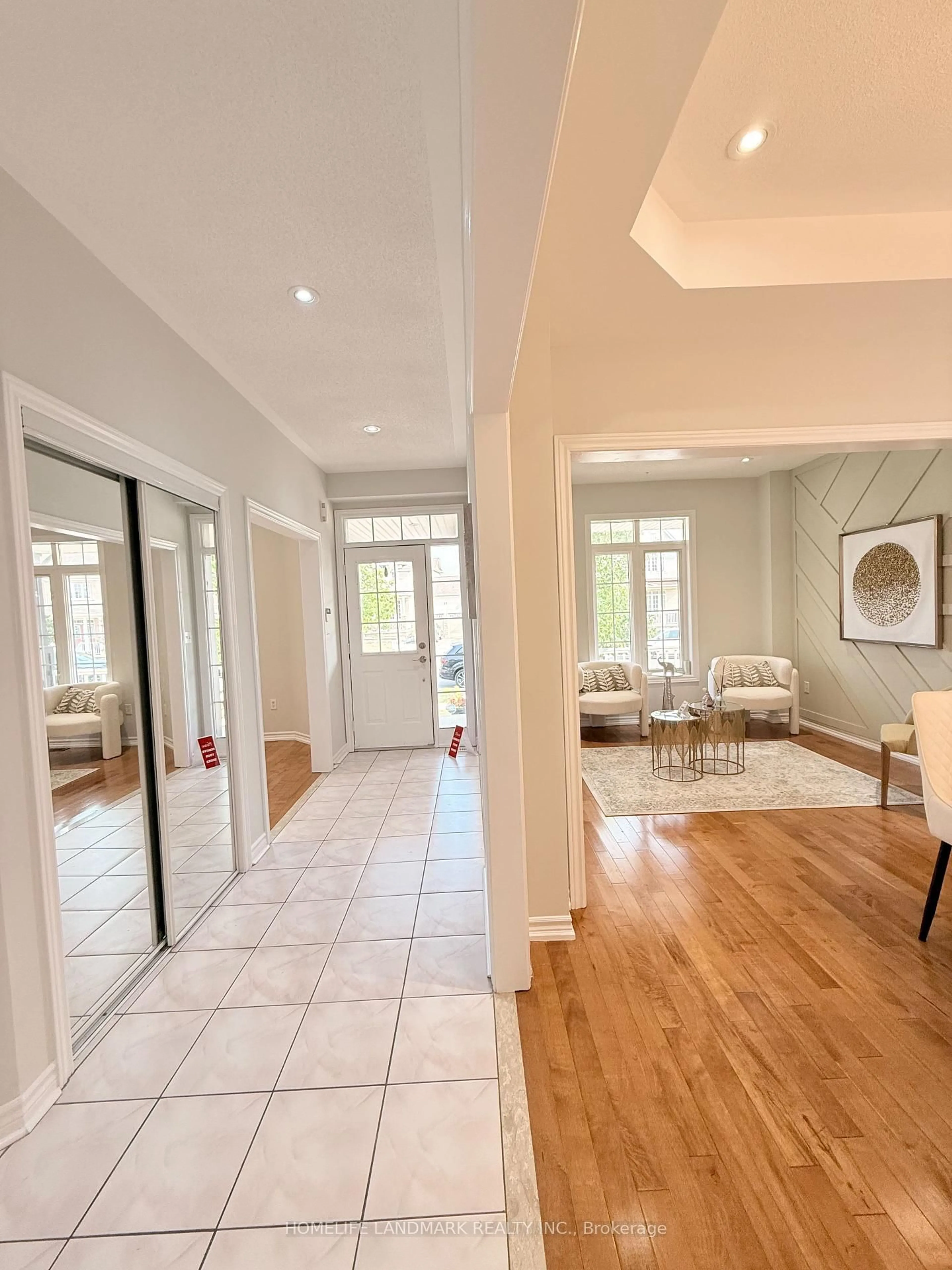 Unknown for 18 The Queensway, Barrie Ontario L4M 7H6