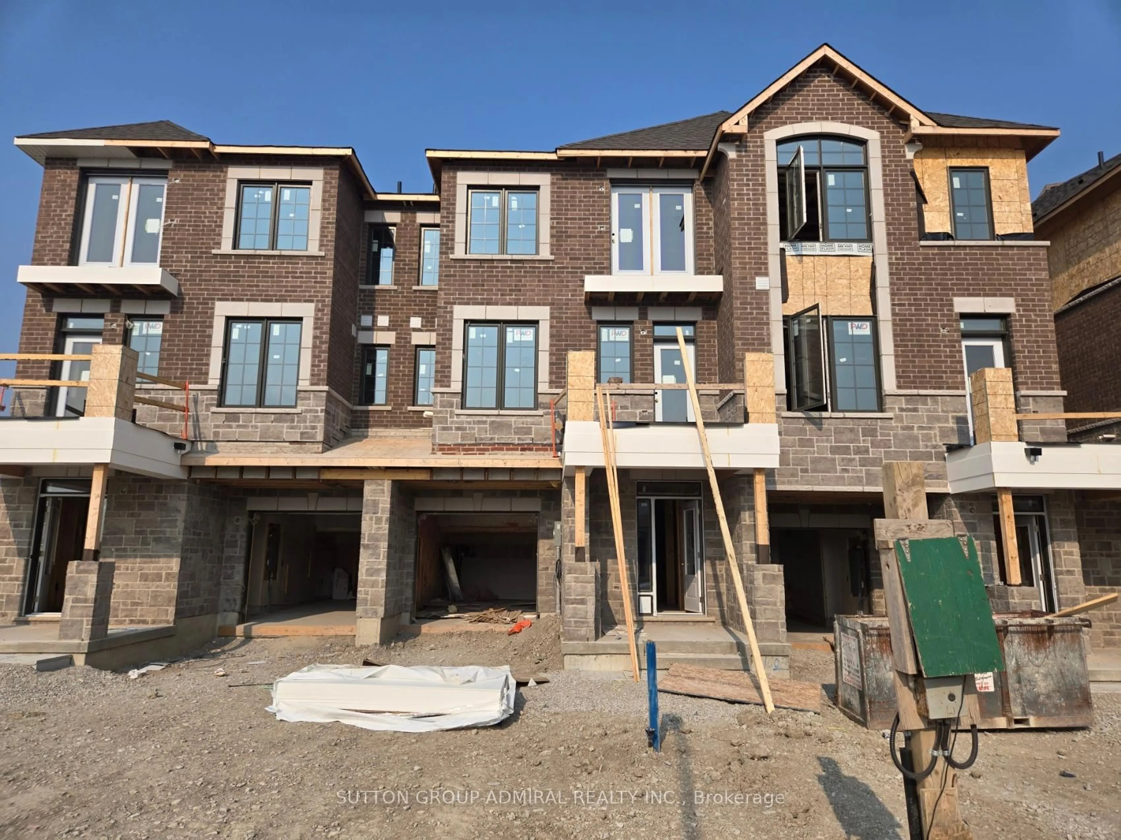 Home with brick exterior material, building for 85 Vinewood Cres, Barrie Ontario L9J 0B7