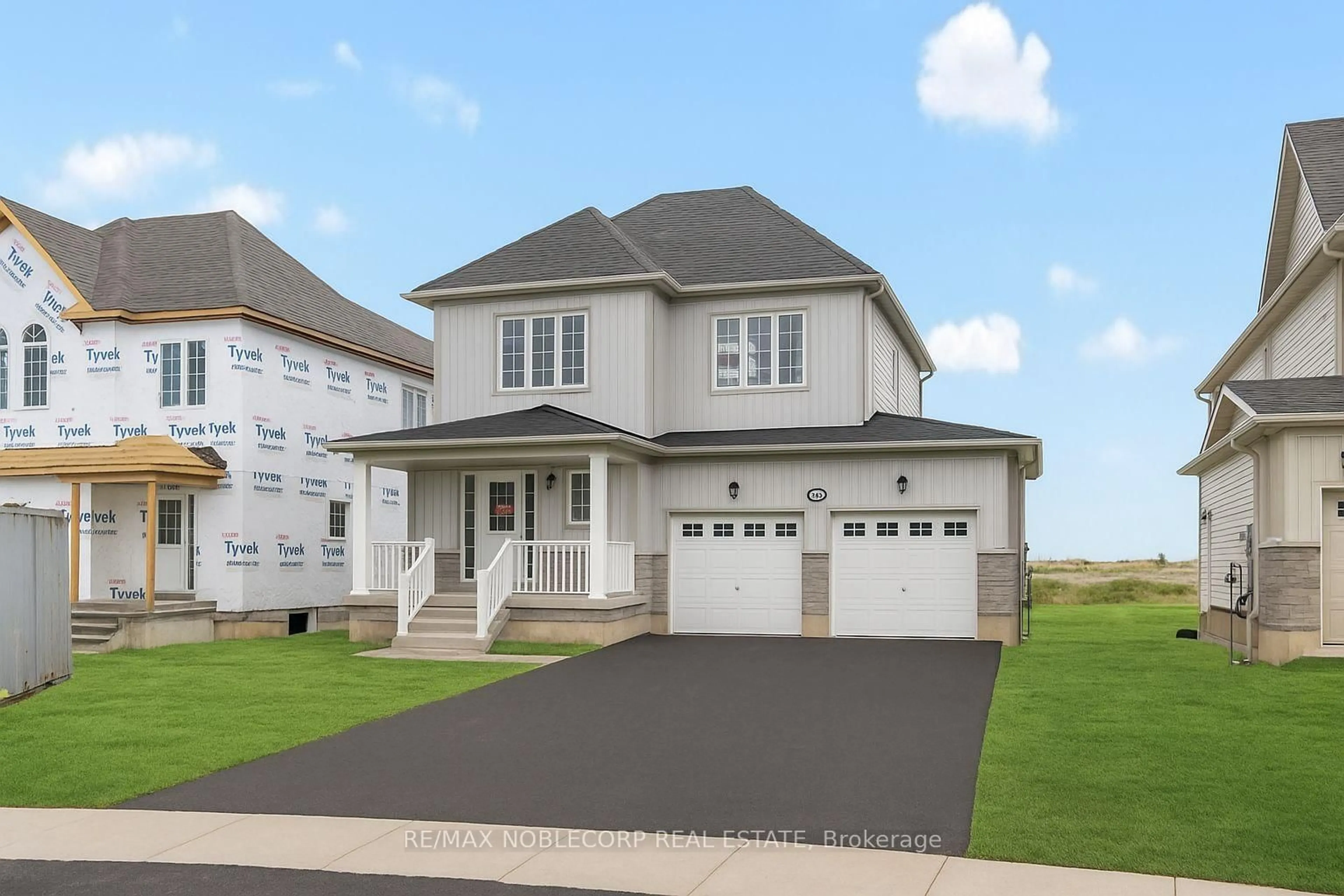 Home with vinyl exterior material, street for 282 Springfield Cres, Clearview Ontario L0M 1S0